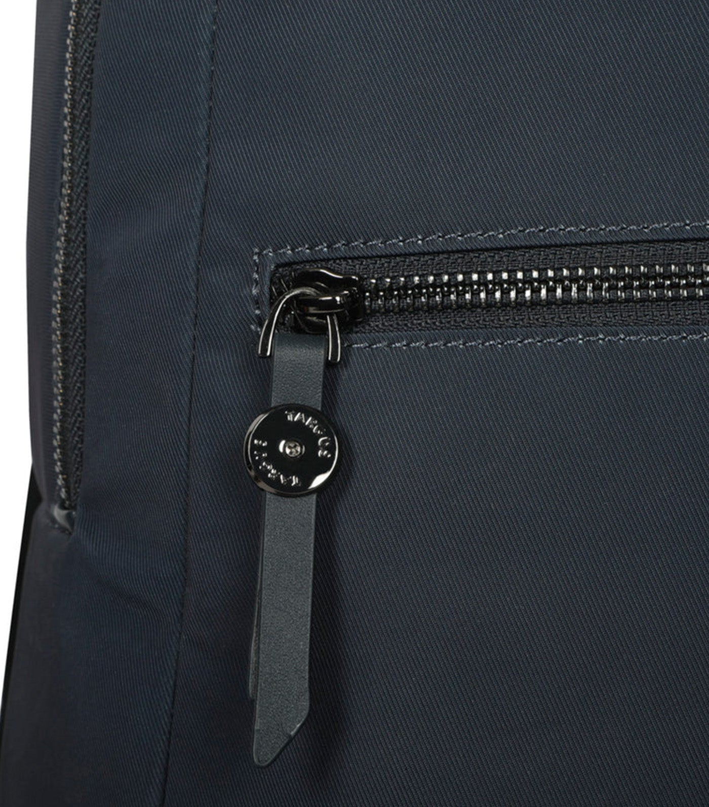 15-16in Ávila Backpack