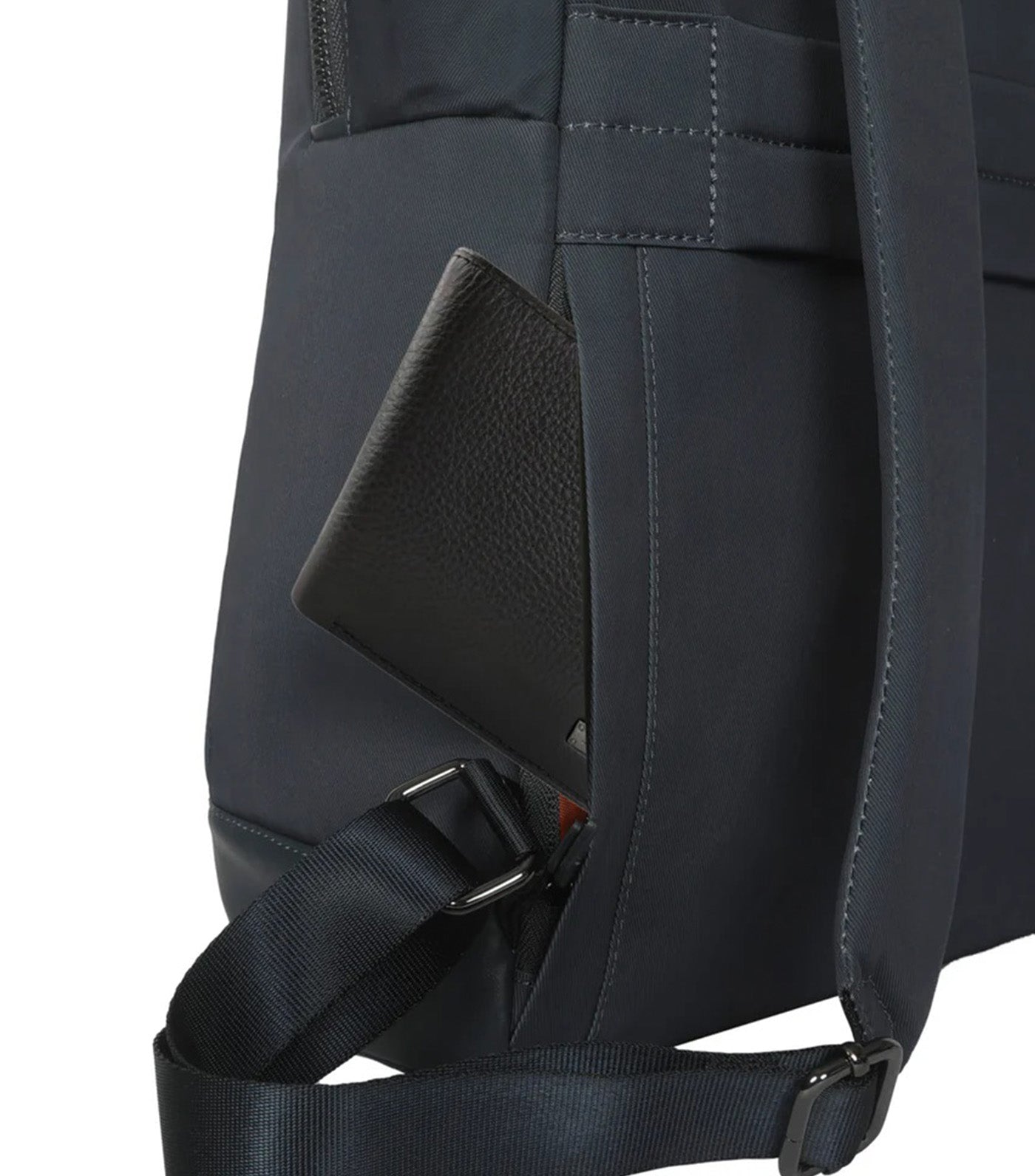 15-16in Ávila Backpack