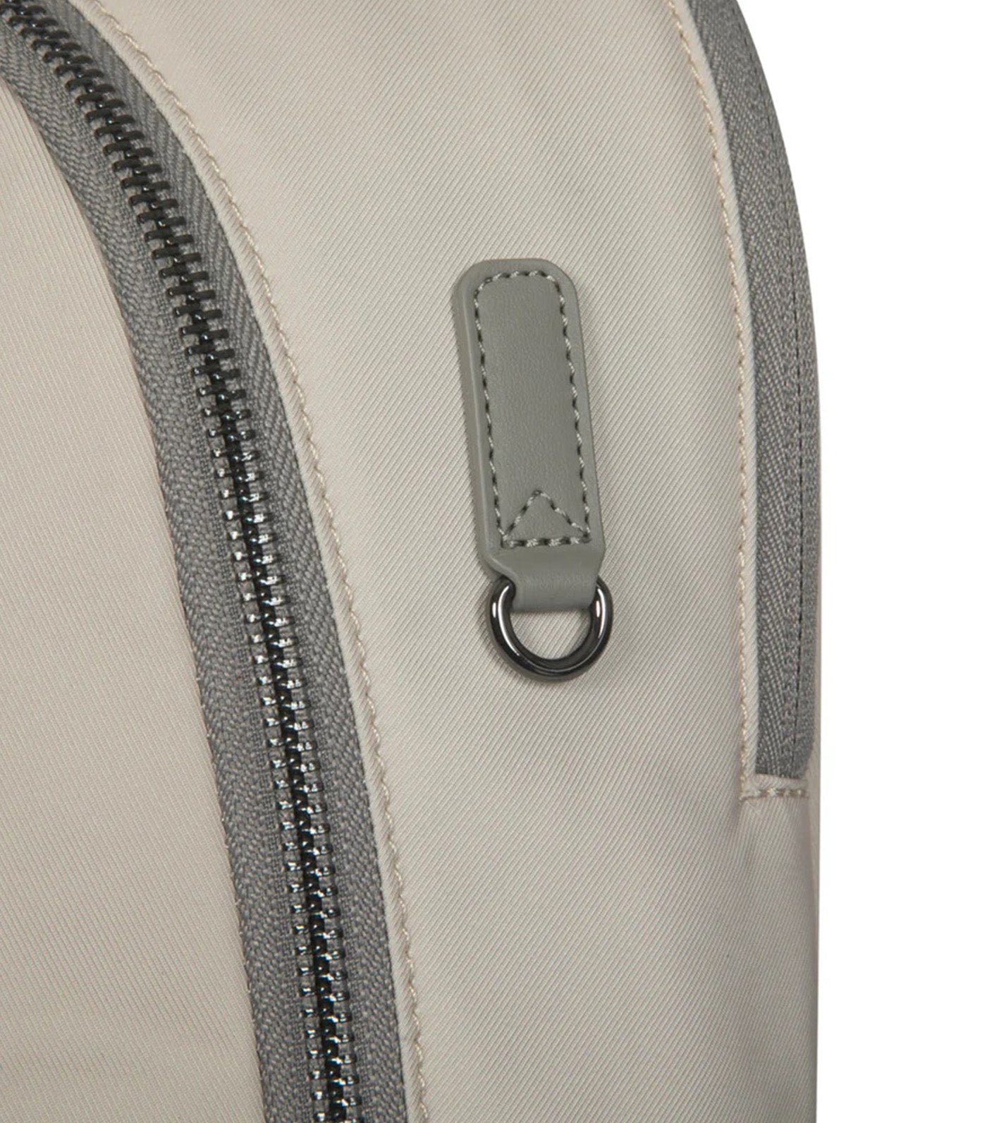 15-16in Ávila Backpack