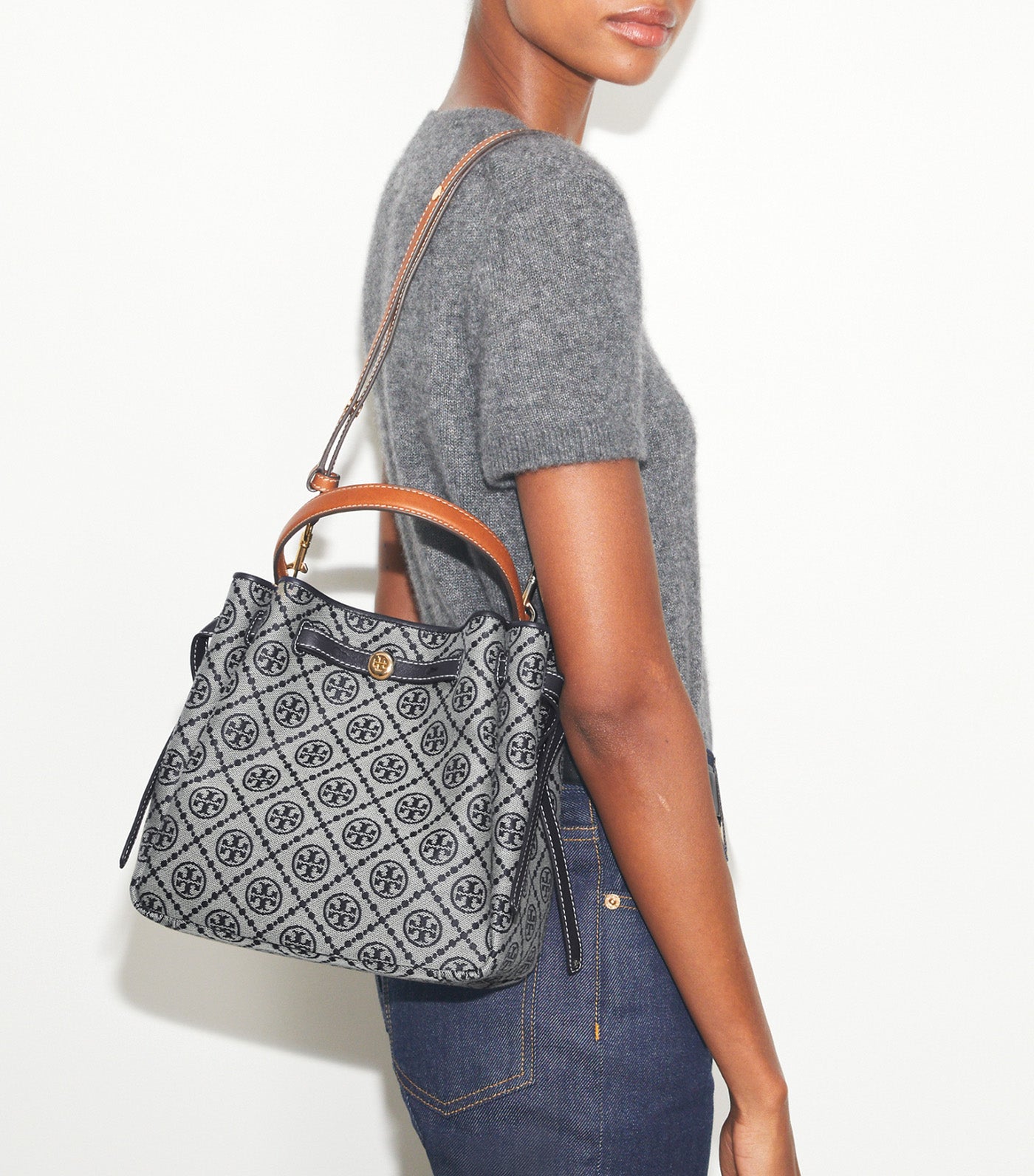 T Monogram Romy Bucket Bag Tory Navy
