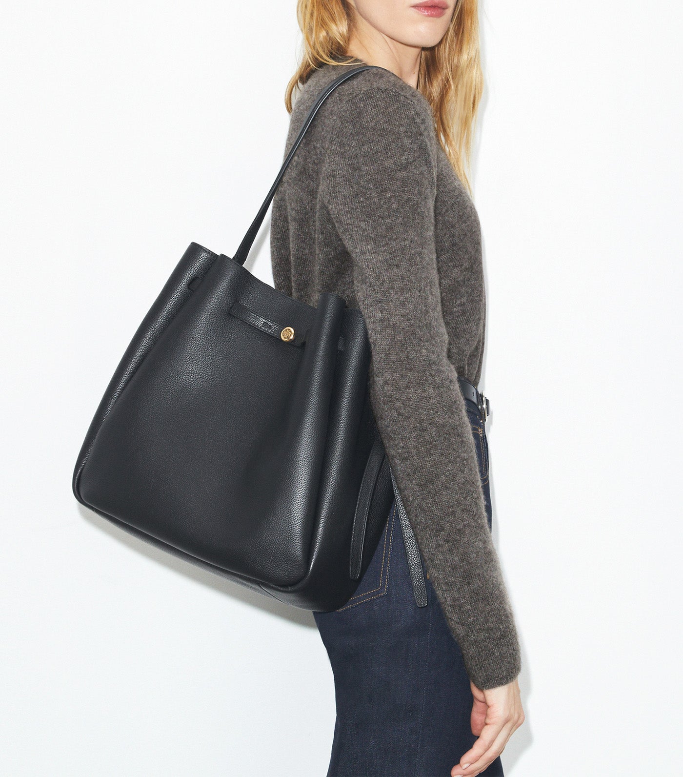 Romy Bucket Bag