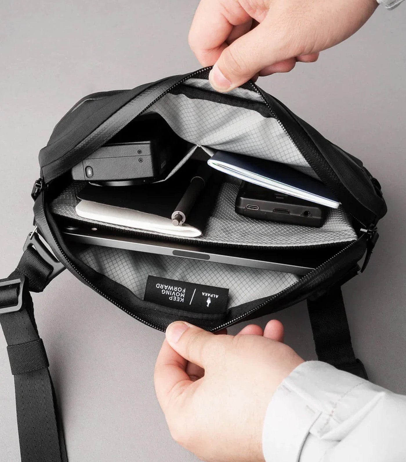 Flight Sling Black 200D