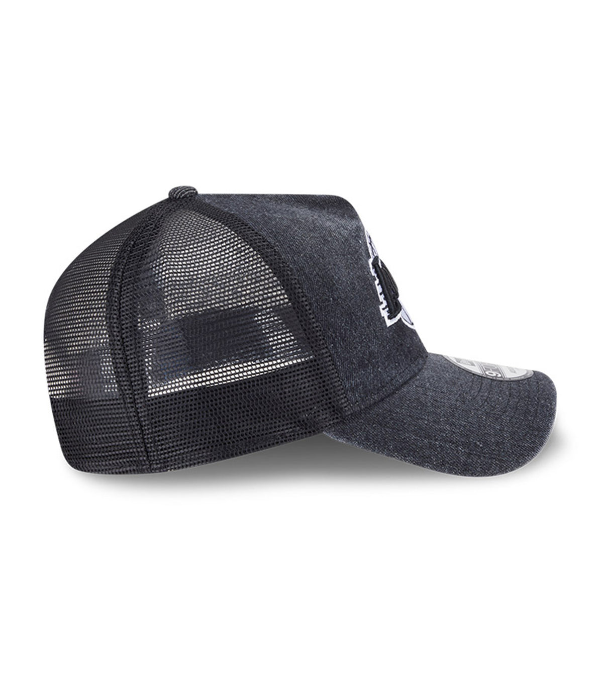 Los Angeles Lakers Washed Denim Q126 9FORTY A-Frame Trucker Adjustable Cap Black