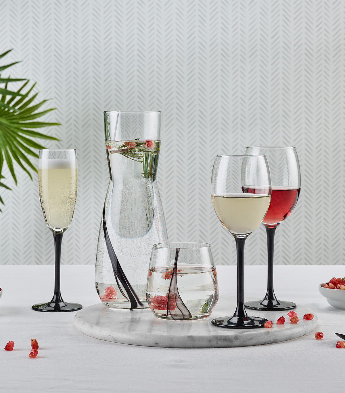 Ebony 5-piece Set Decanter Tumblers Transparent with Black Wave