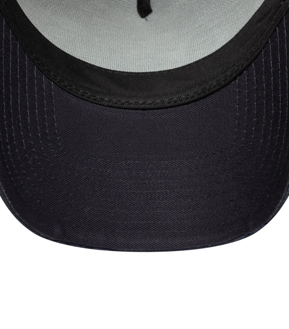 Oval Logo Canvas Distress Navy 9FORTY E-Frame Trucker Snapback Cap Navy