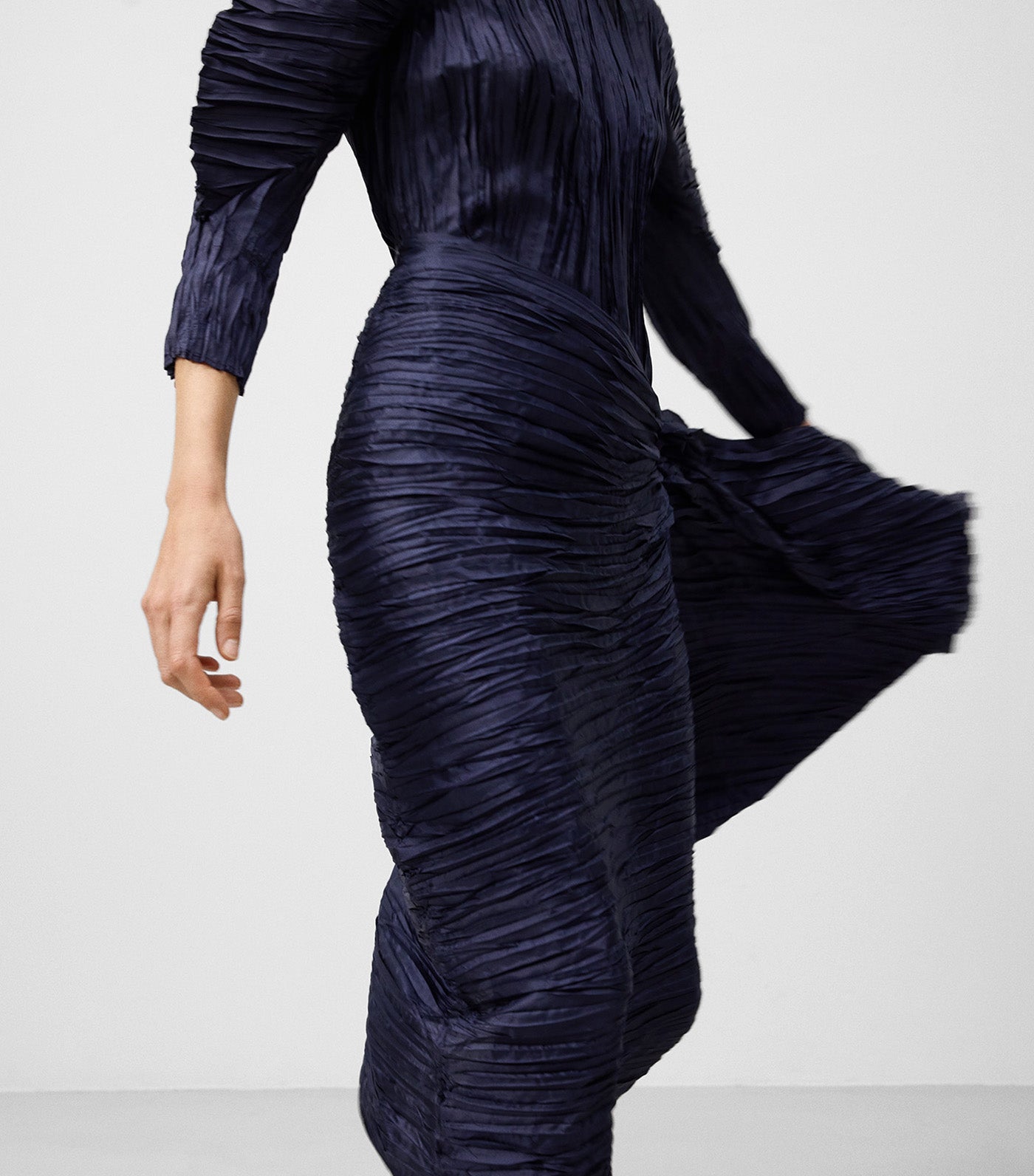 Crinkle Skirt with Side Volume Navy Blue