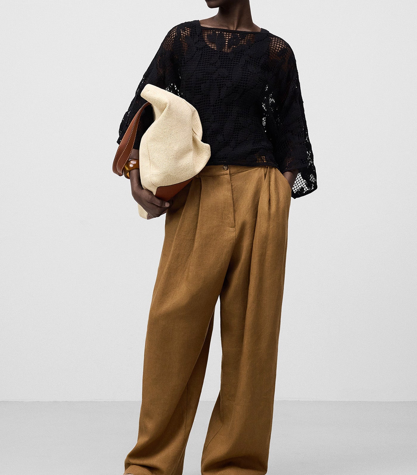 Lece-Knit Vest with Leaves Detail Black