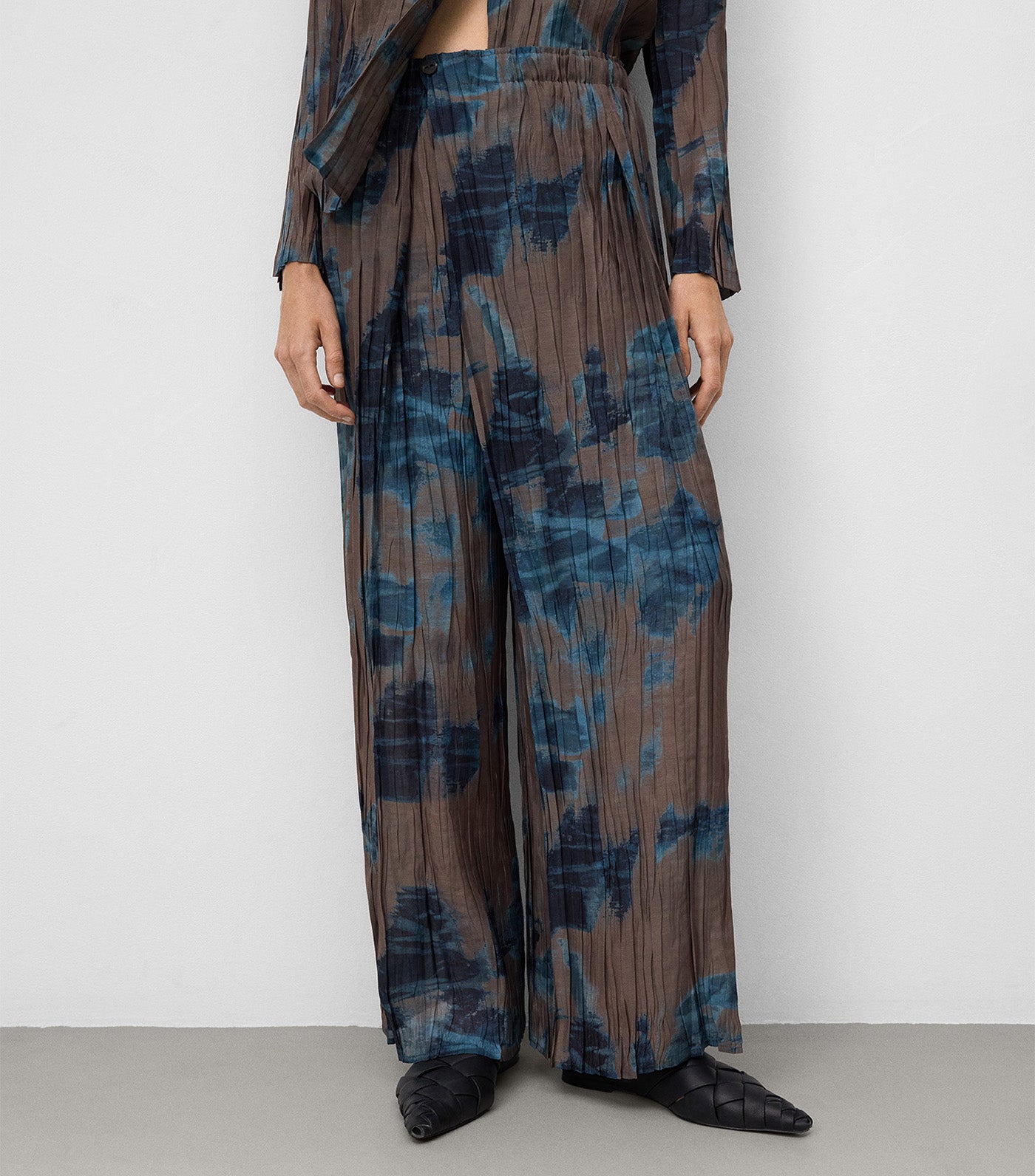 Adolfo Dominguez Printed Crinkle Wrap Trousers Taupe Print