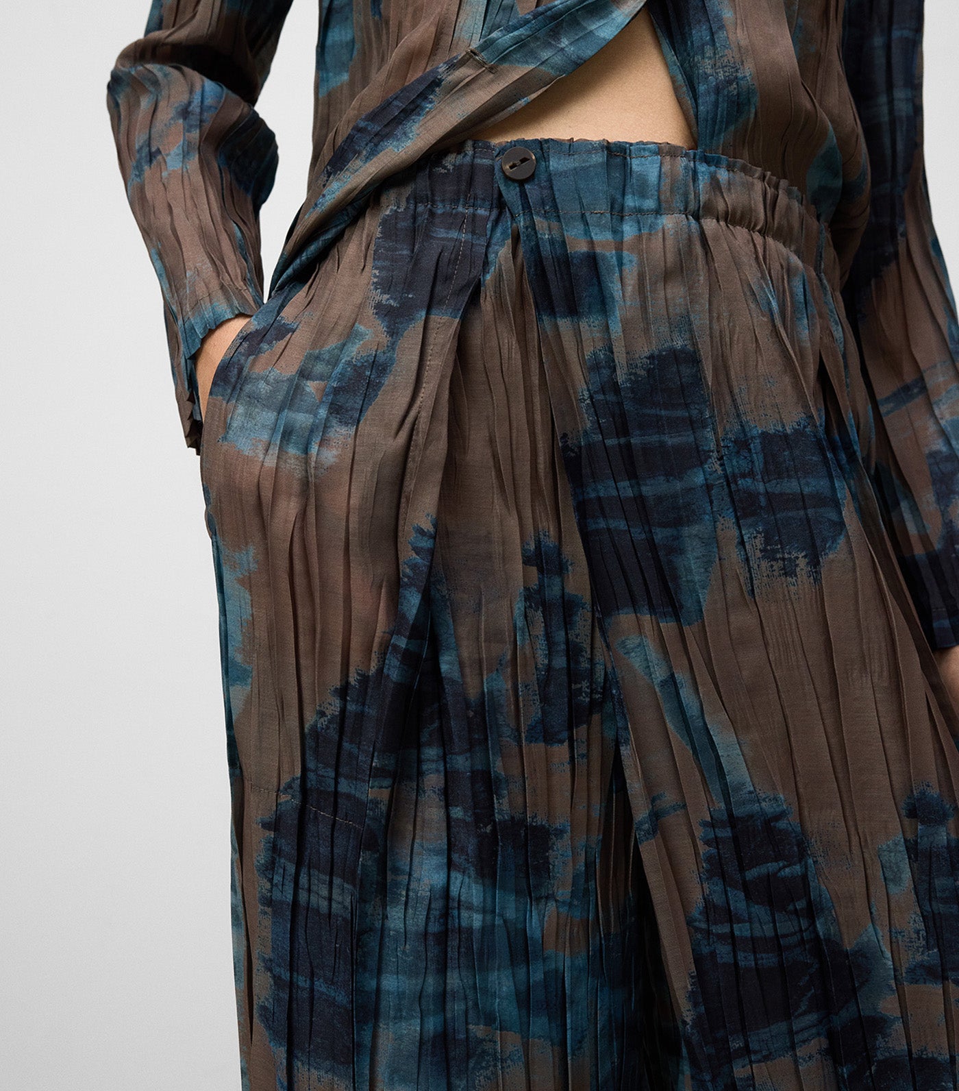 Adolfo Dominguez Printed Crinkle Wrap Trousers Taupe Print