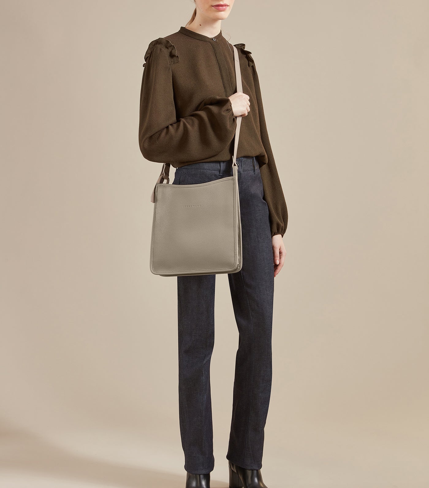 Le Foulonné Zipped Crossbody Bag L Turtledove