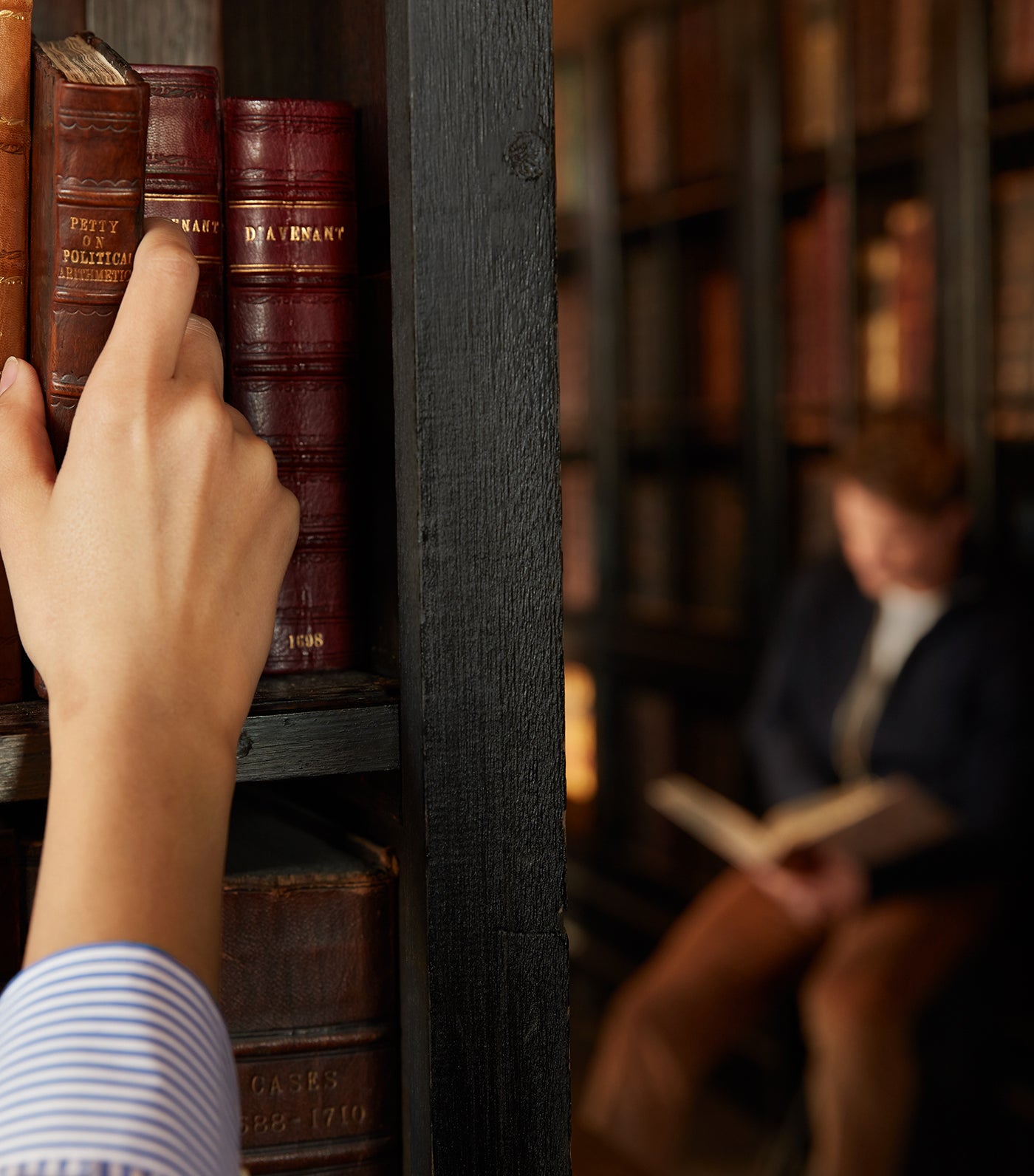 Replica Whispers In The Library Candle