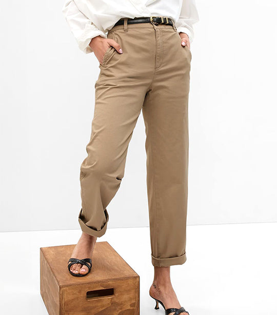 Fashion girlfriend khakis gap