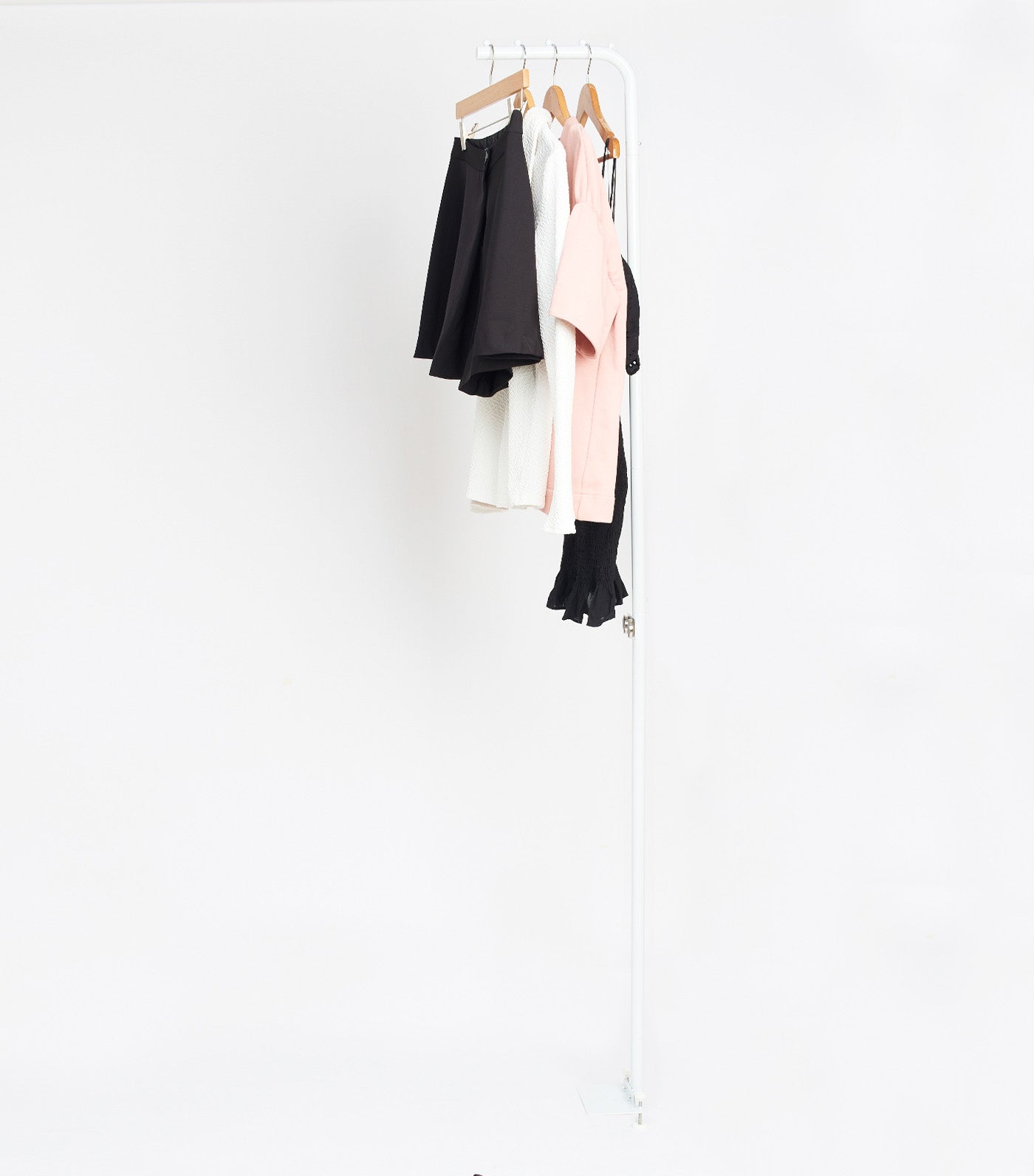 Magnetic Laundry Valet White