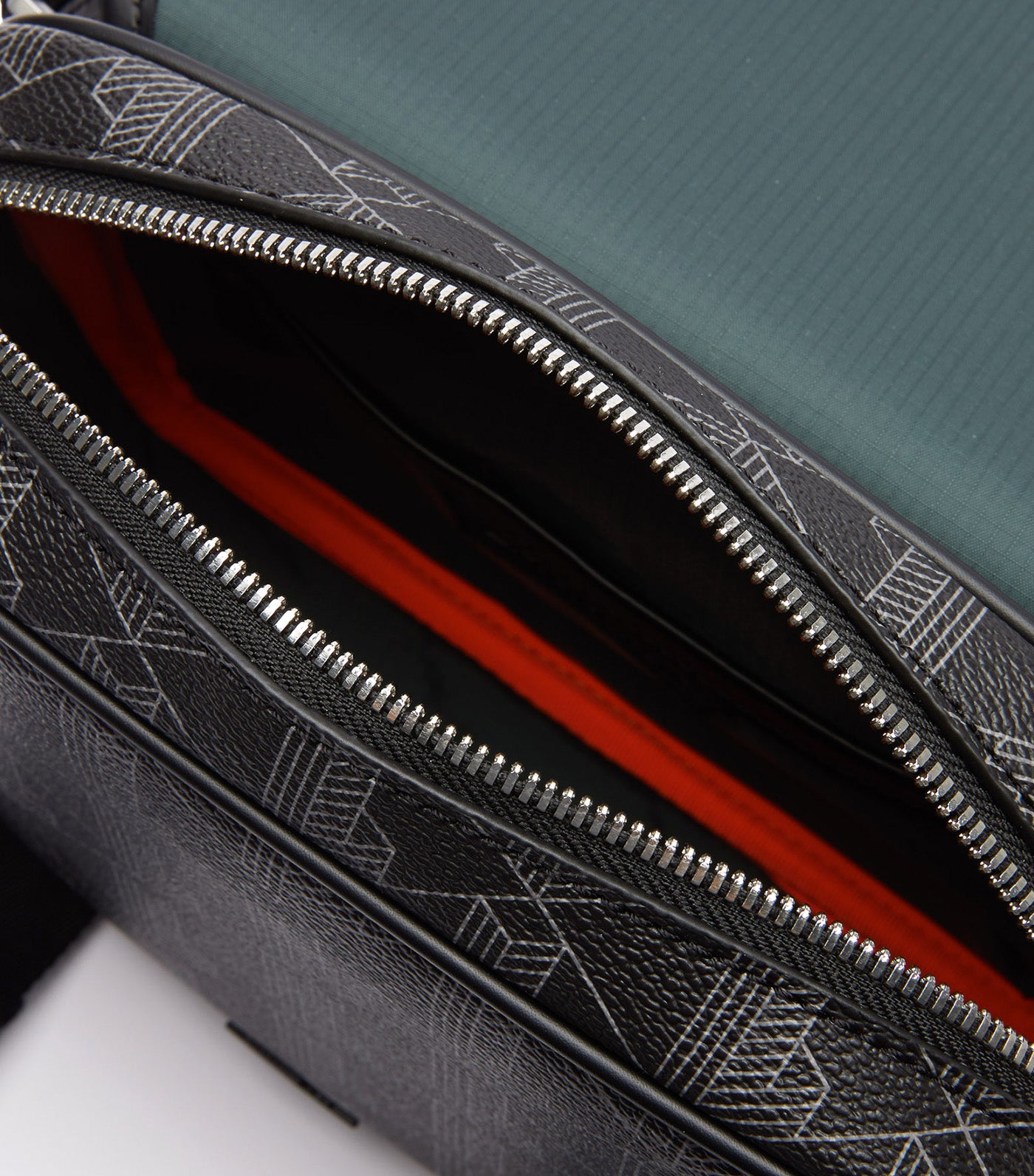 The Blend Clip Flap Satchel Monogram Noir Gris
