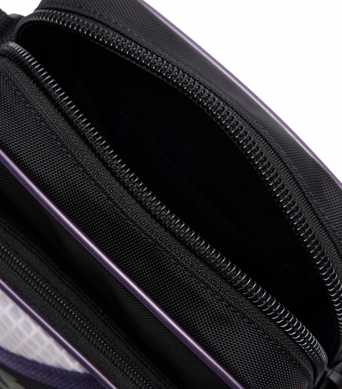 Lacoste Brewen Shoulder Bag Noir Farine Velours