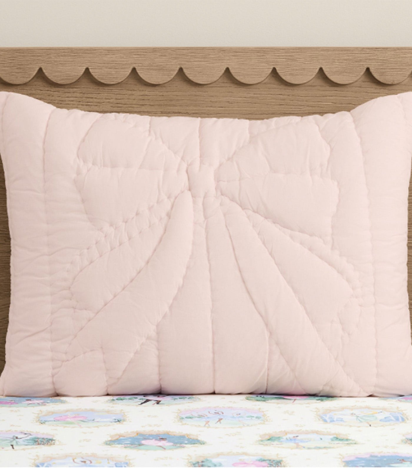 Eloise Bow Quilt & Shams