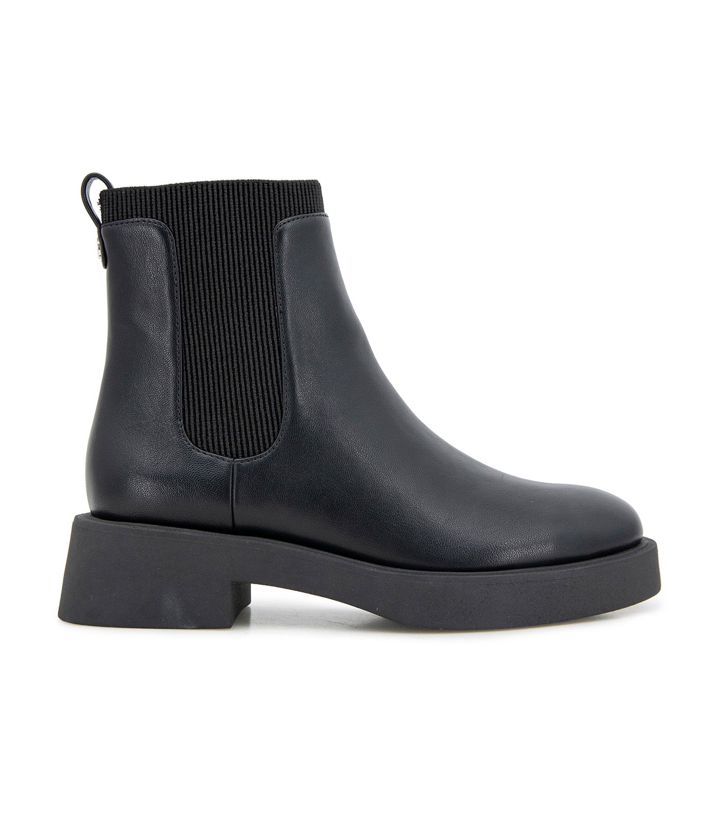 Skyee Chelsea Boots Black