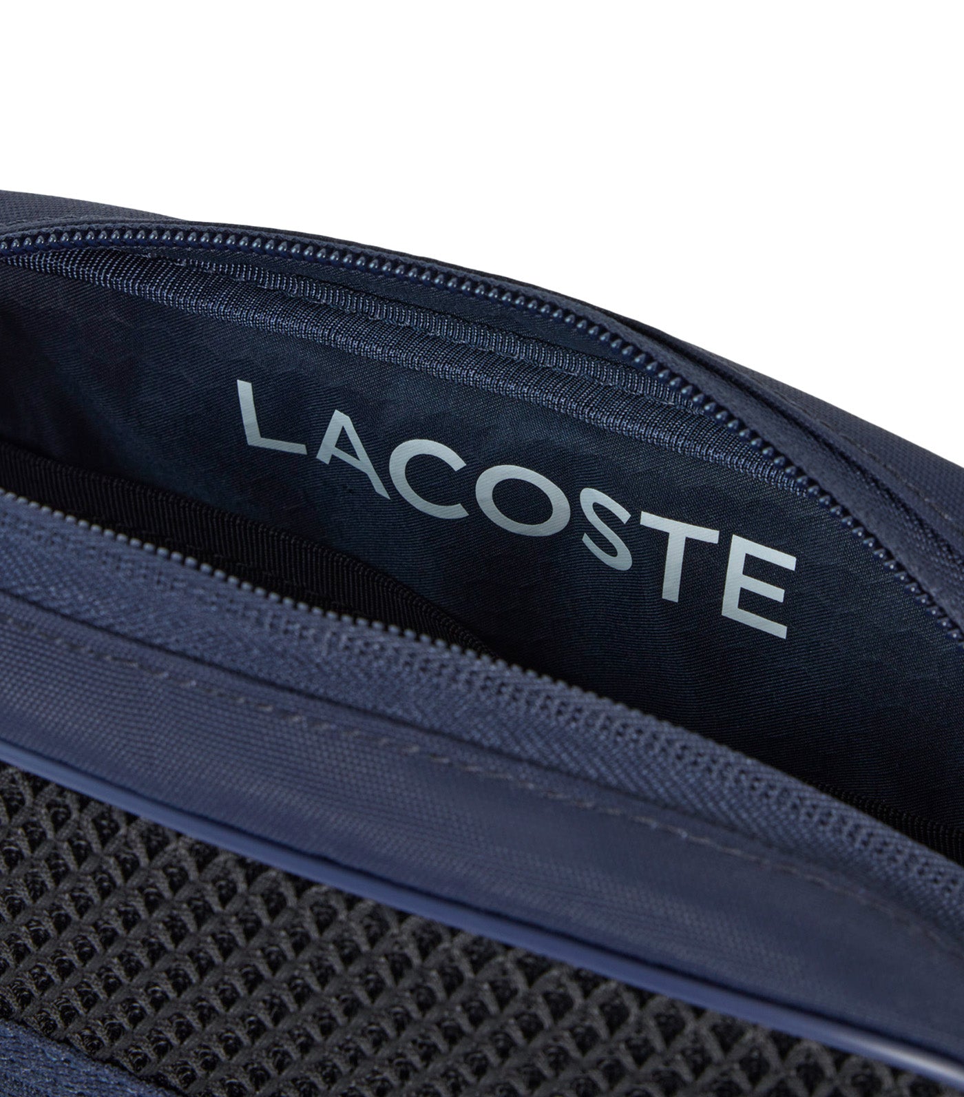 Play in Lacoste Reporter Bag Abimes