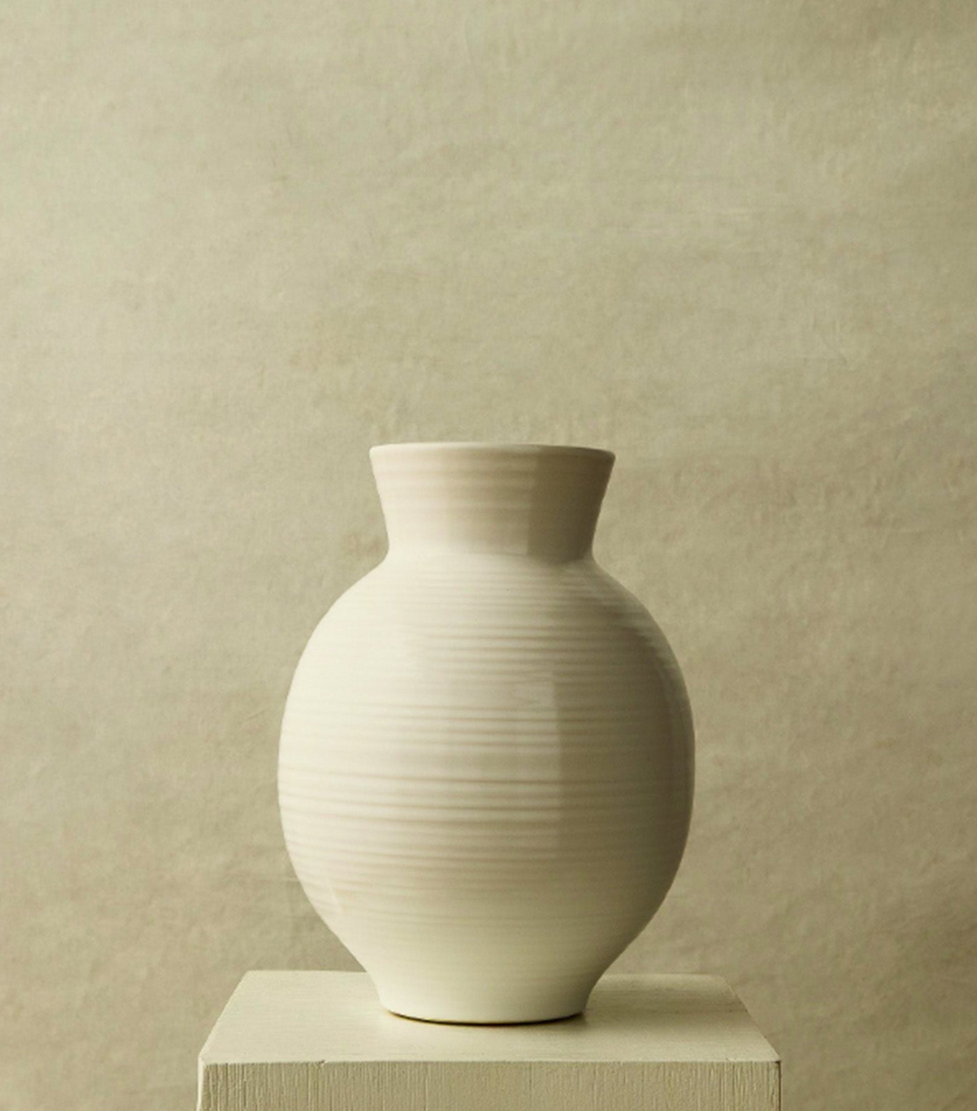 west elm Florist Ceramic Round Vase 2 Alabaster