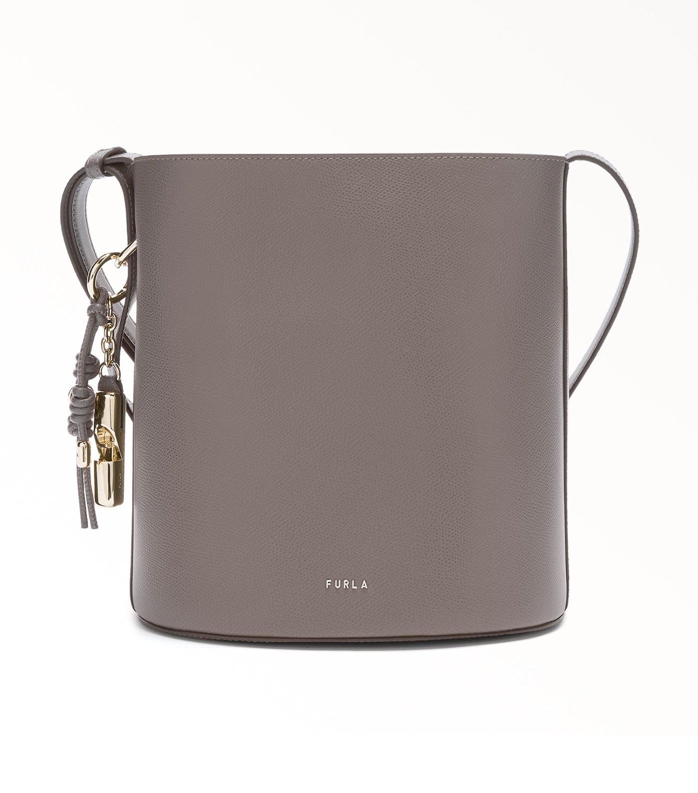 Roxie S Bucket Bag