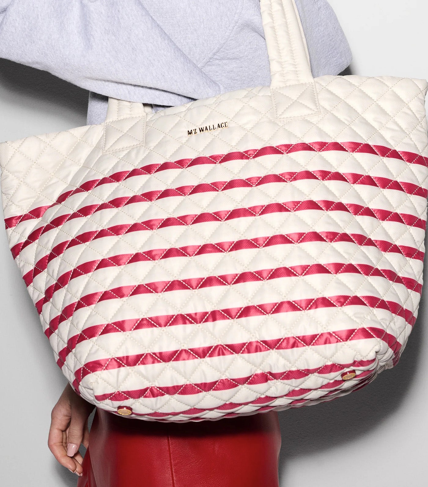 Medium Metro Tote Deluxe