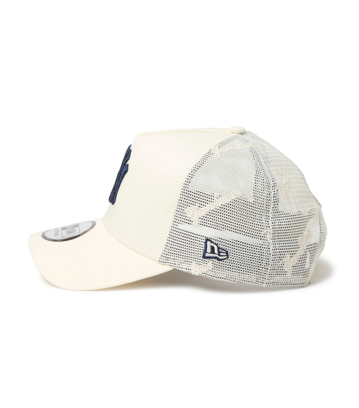 New York Yankees Embroidered 9FORTY A-Frame Trucker Snapback Cap Cream