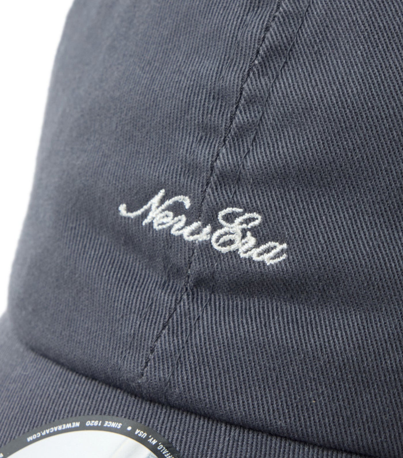 Casual Classic Strap Logo