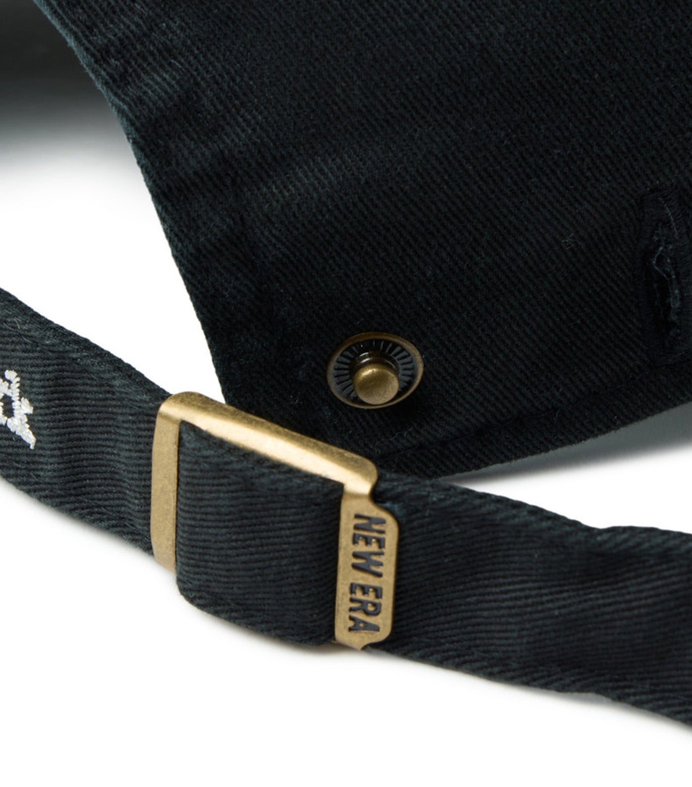 Casual Classic Strap Logo