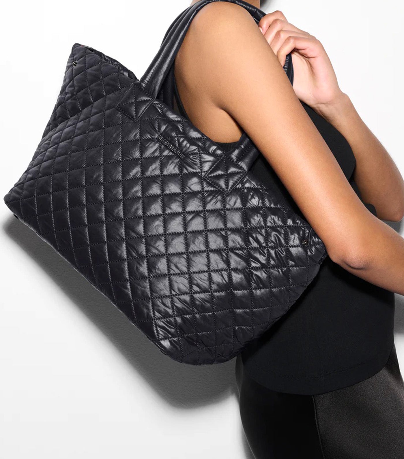 Medium Metro City Tote Black