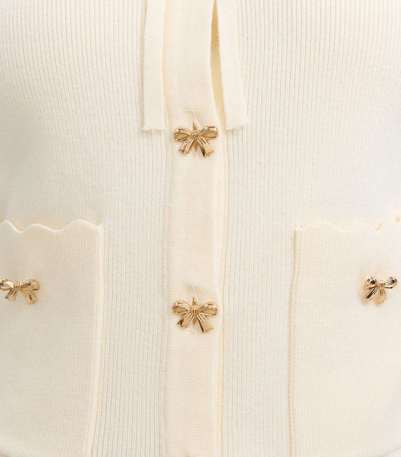 Pomelo Button-Front Wavy Hem Crop Top Off White