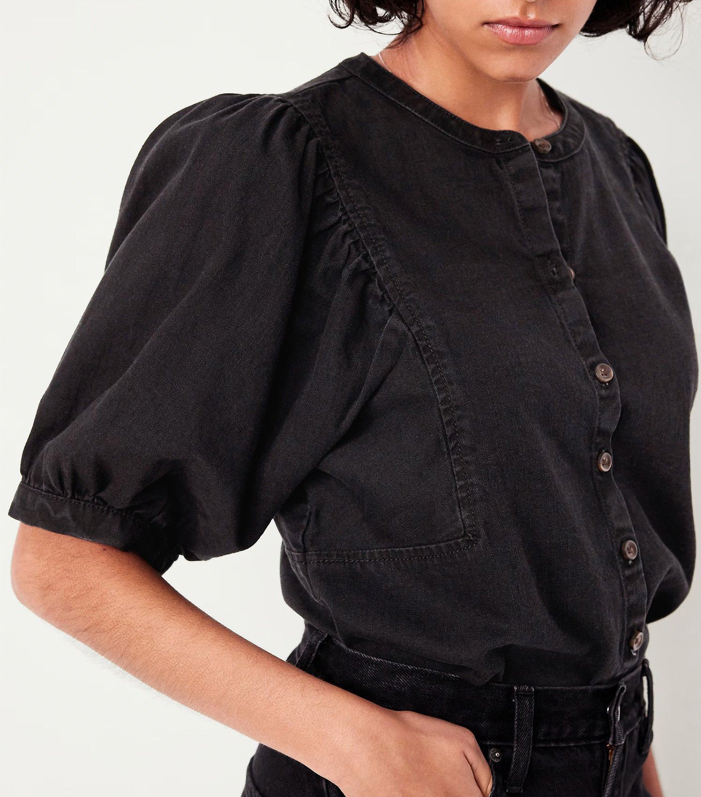 Old Navy Puff-Sleeve Button-Down Cropped Shirt Black Wash