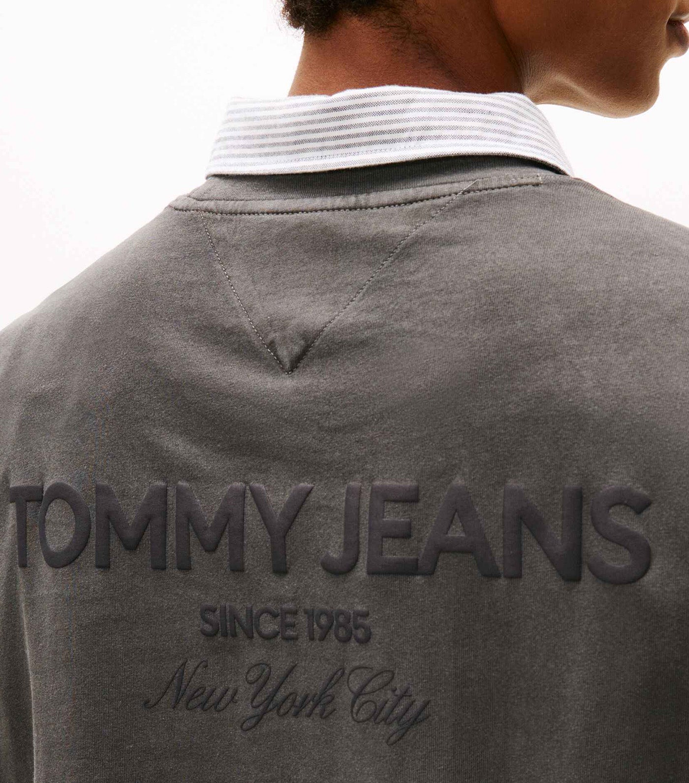 Tommy Jeans Men's 90S New Classics Short-Sleeve Tee Washed Black