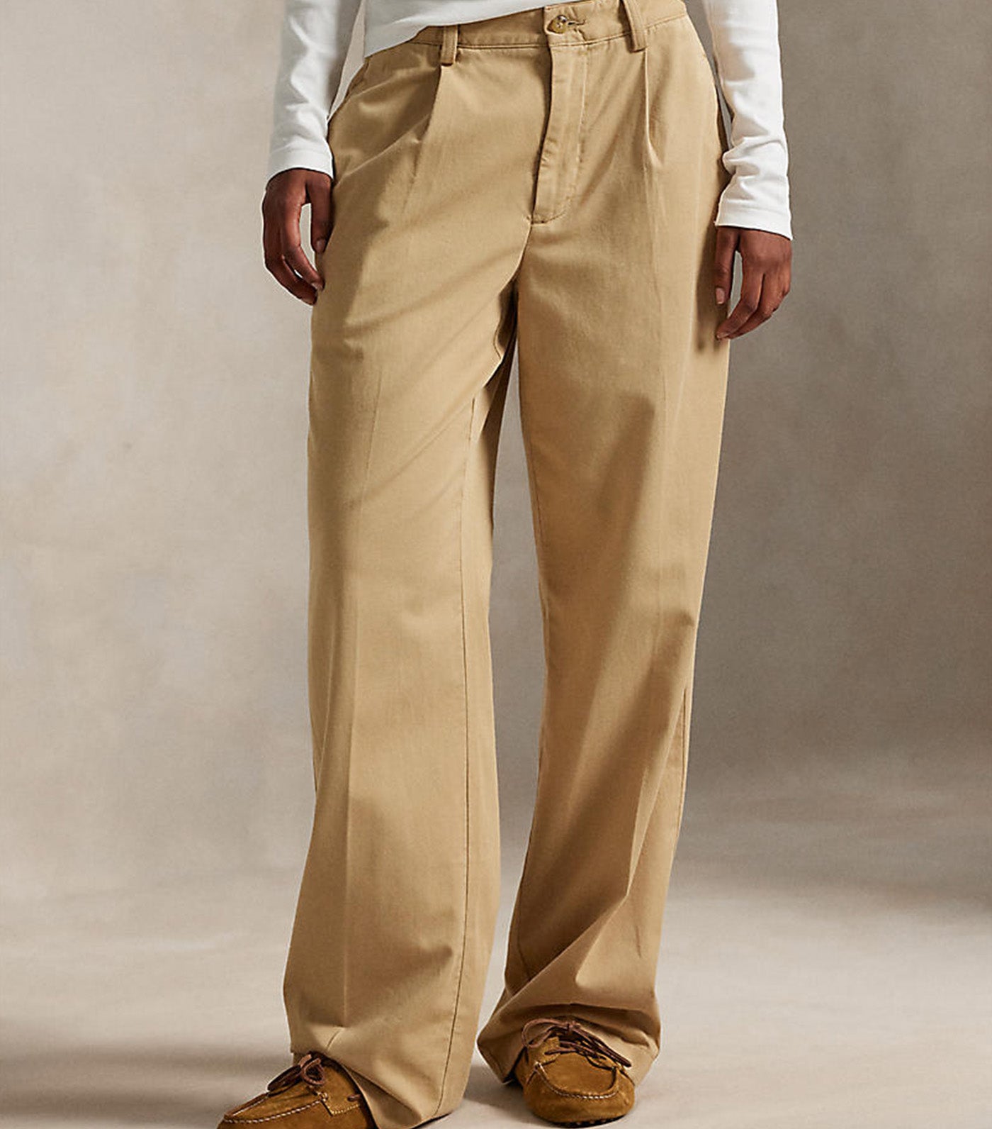Women's Relaxed Fit Pleated Chino Pant Beige/Khaki
