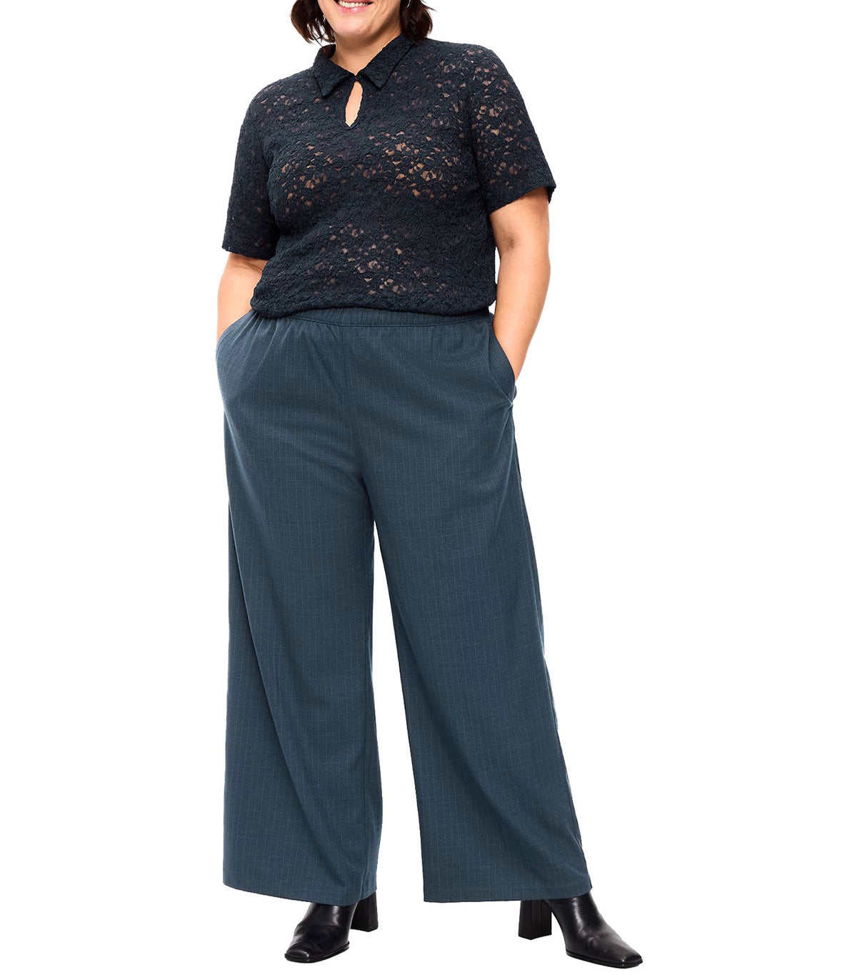 High-Waisted Wide-Leg Trouser Navy Plaid