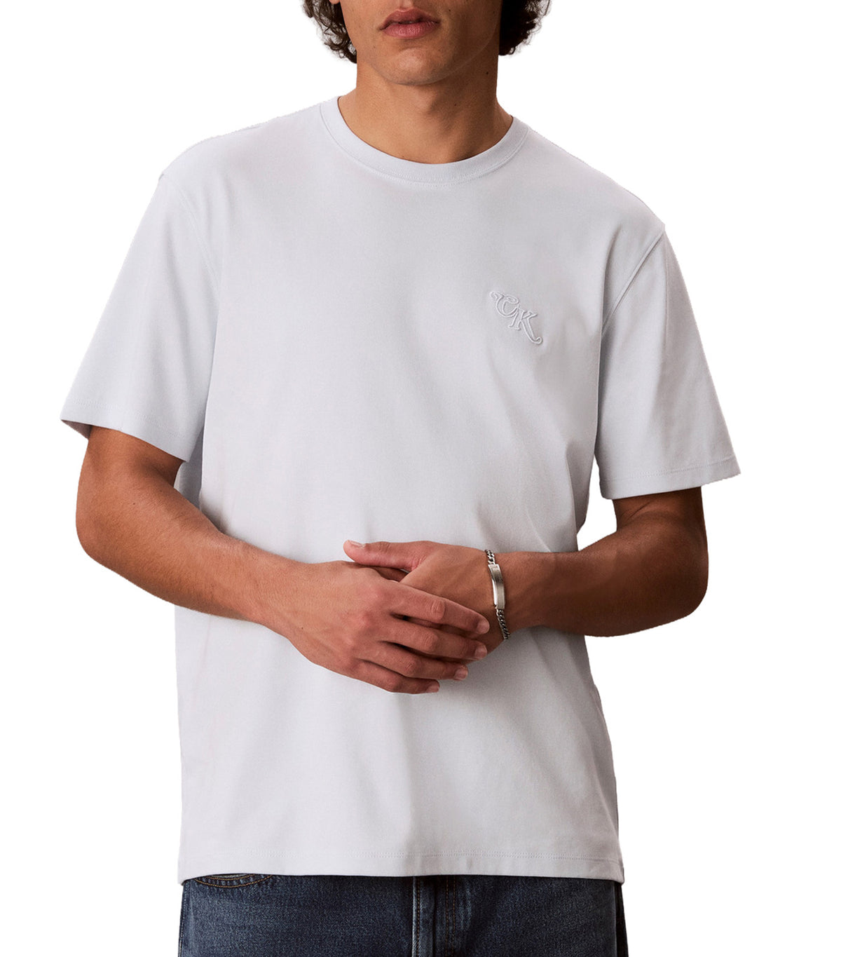 Sleek Interlock Block Script Tee Plein Air