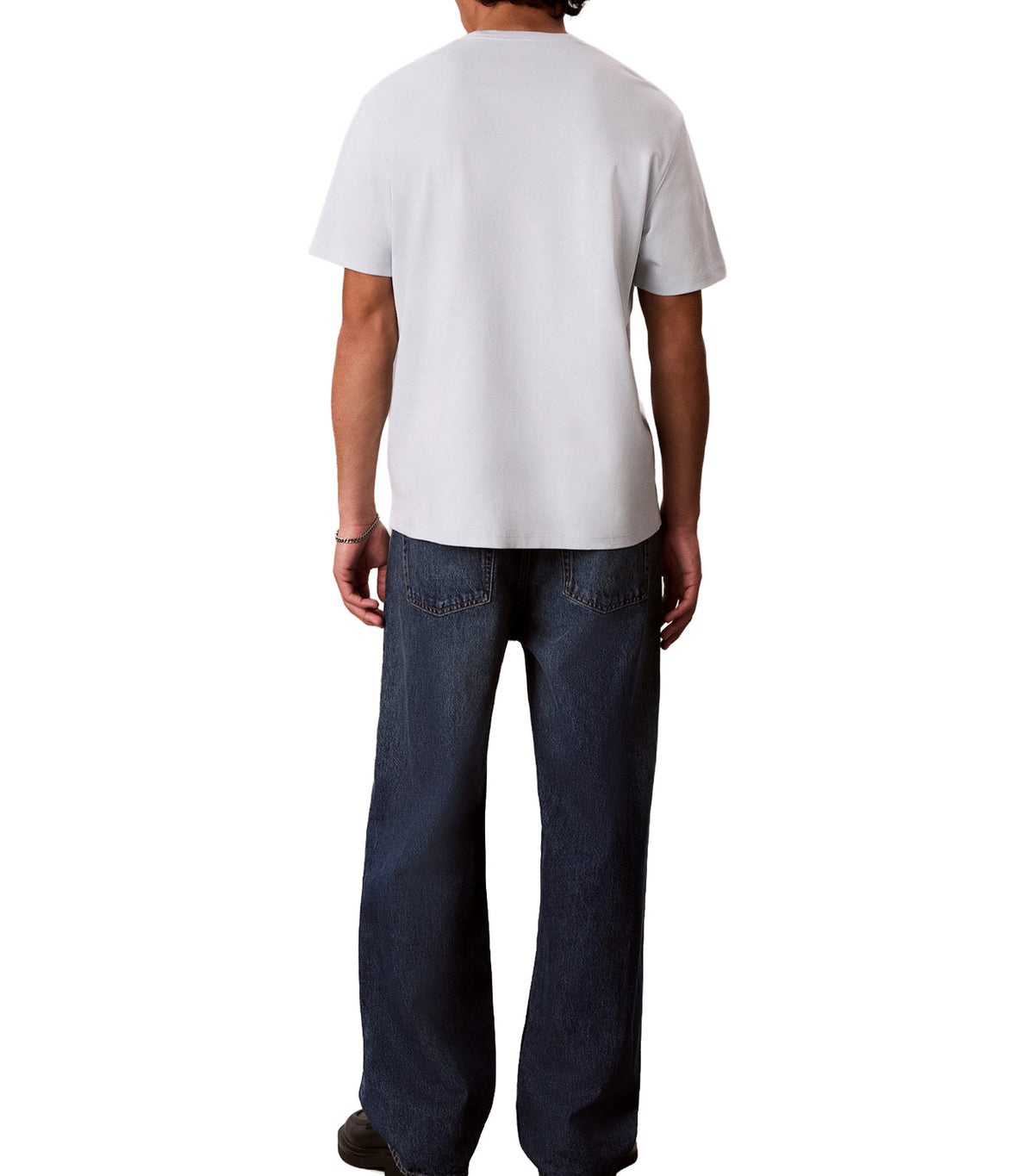 Sleek Interlock Block Script Tee Plein Air