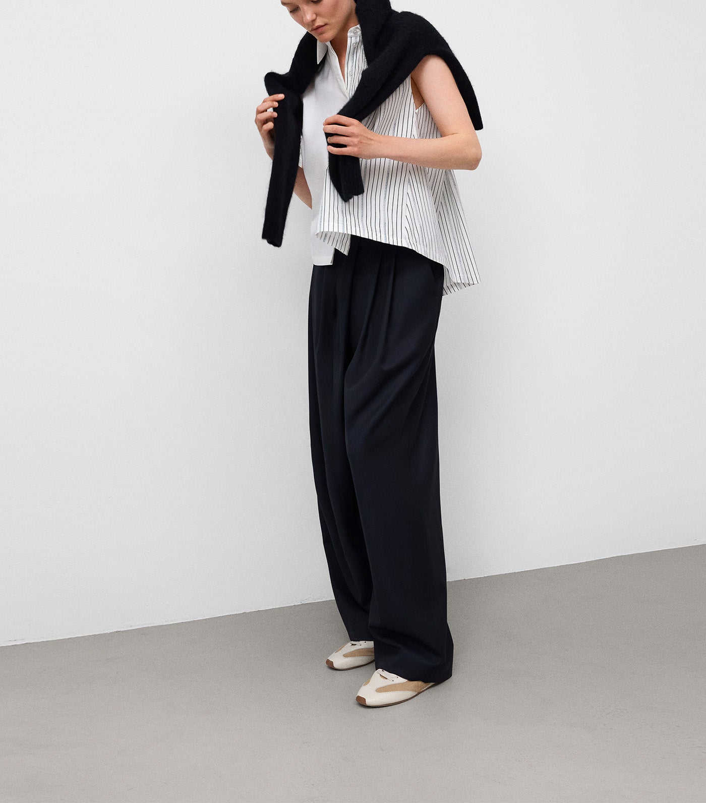 Organic Cotton Asymmetrical Shirt White/Navy