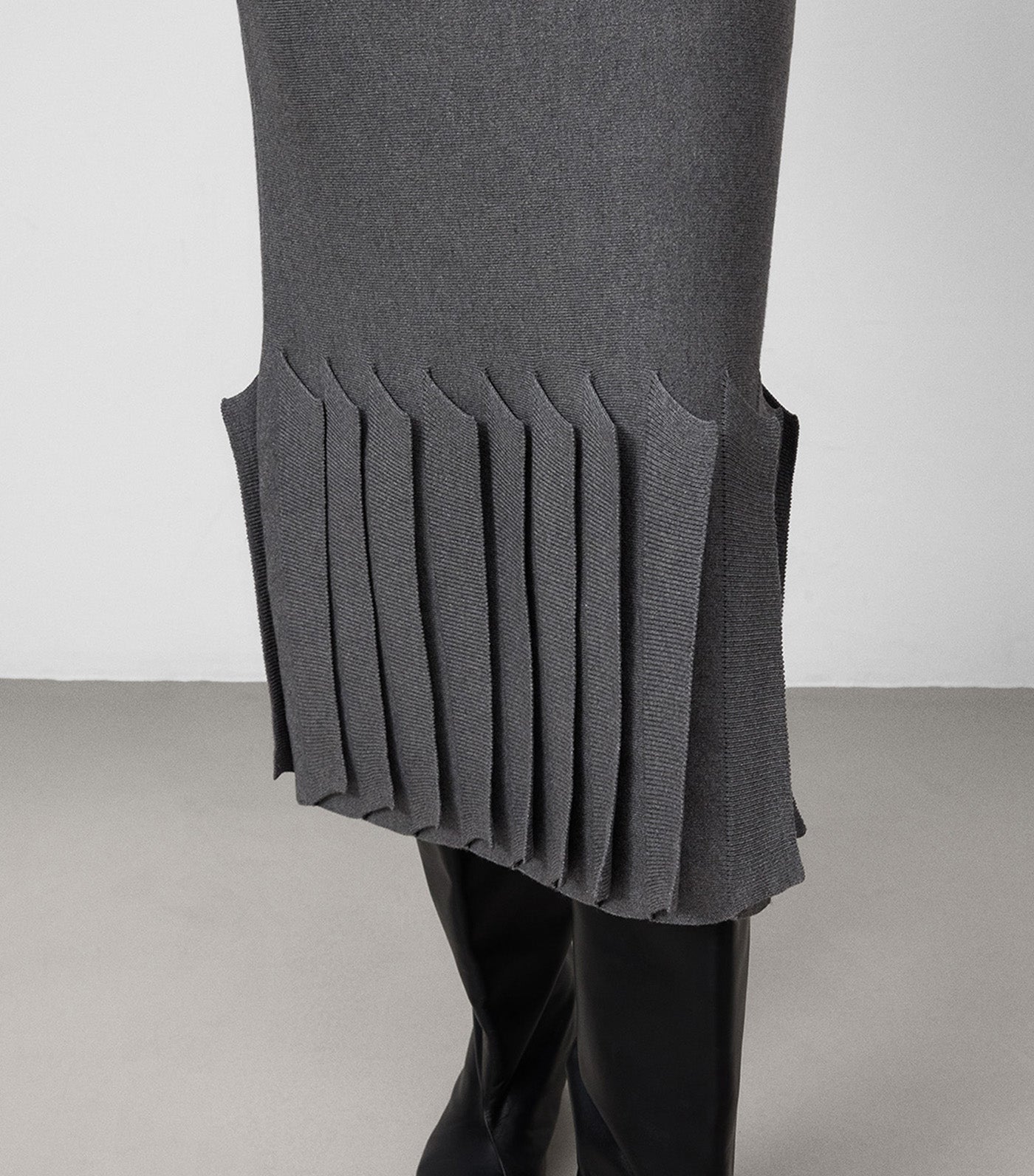Pleated Hem Knit Skirt Gray Melange