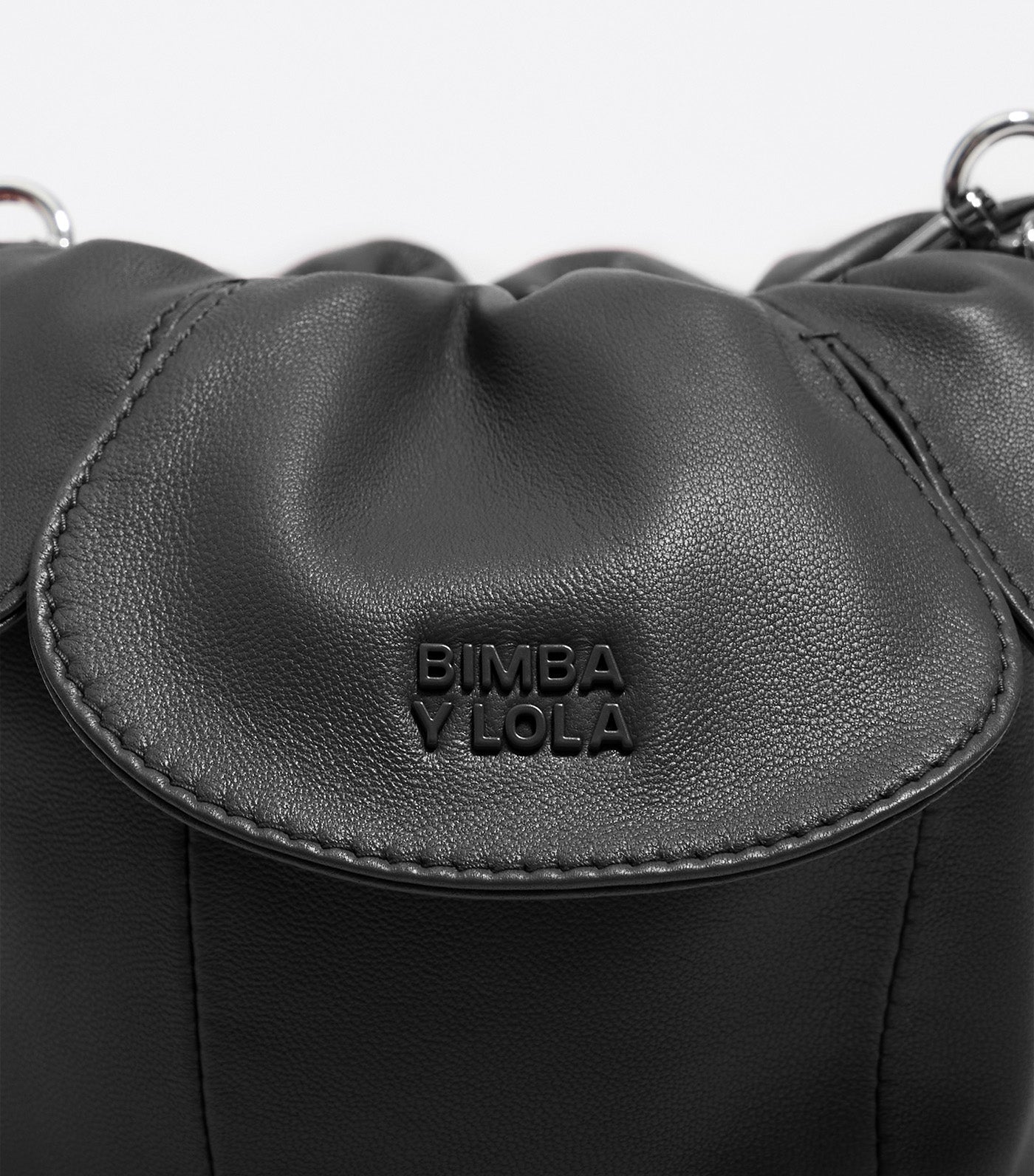Leather Pétalo Bag