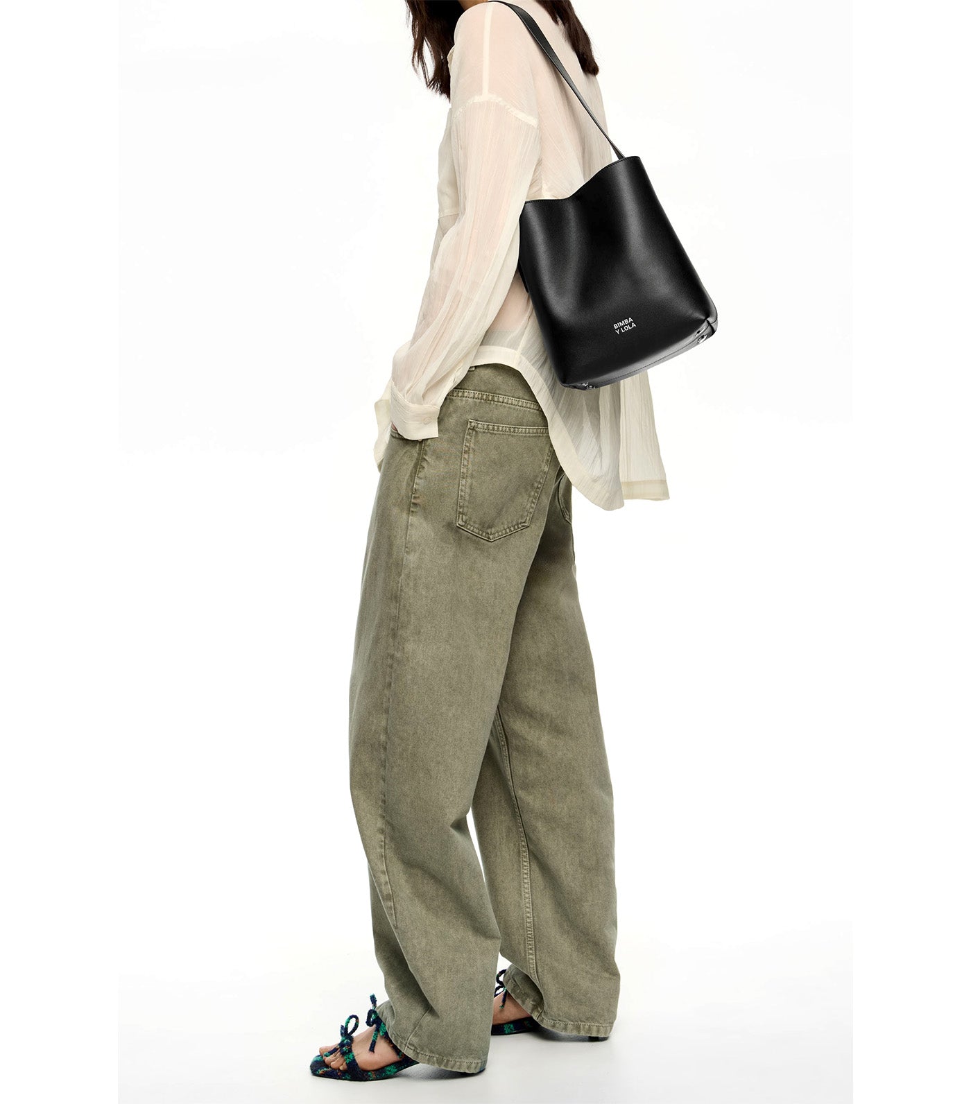 Medium Leather Carlino Bag