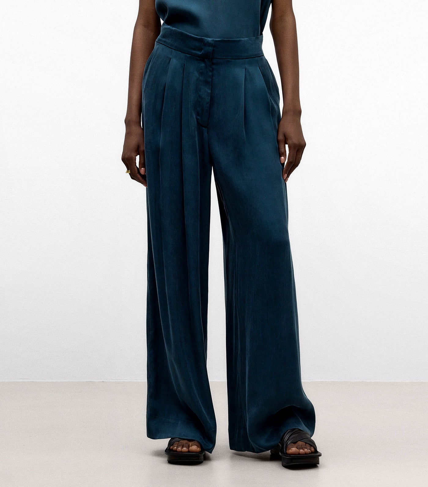 Pleated Trousers Petrol Blue