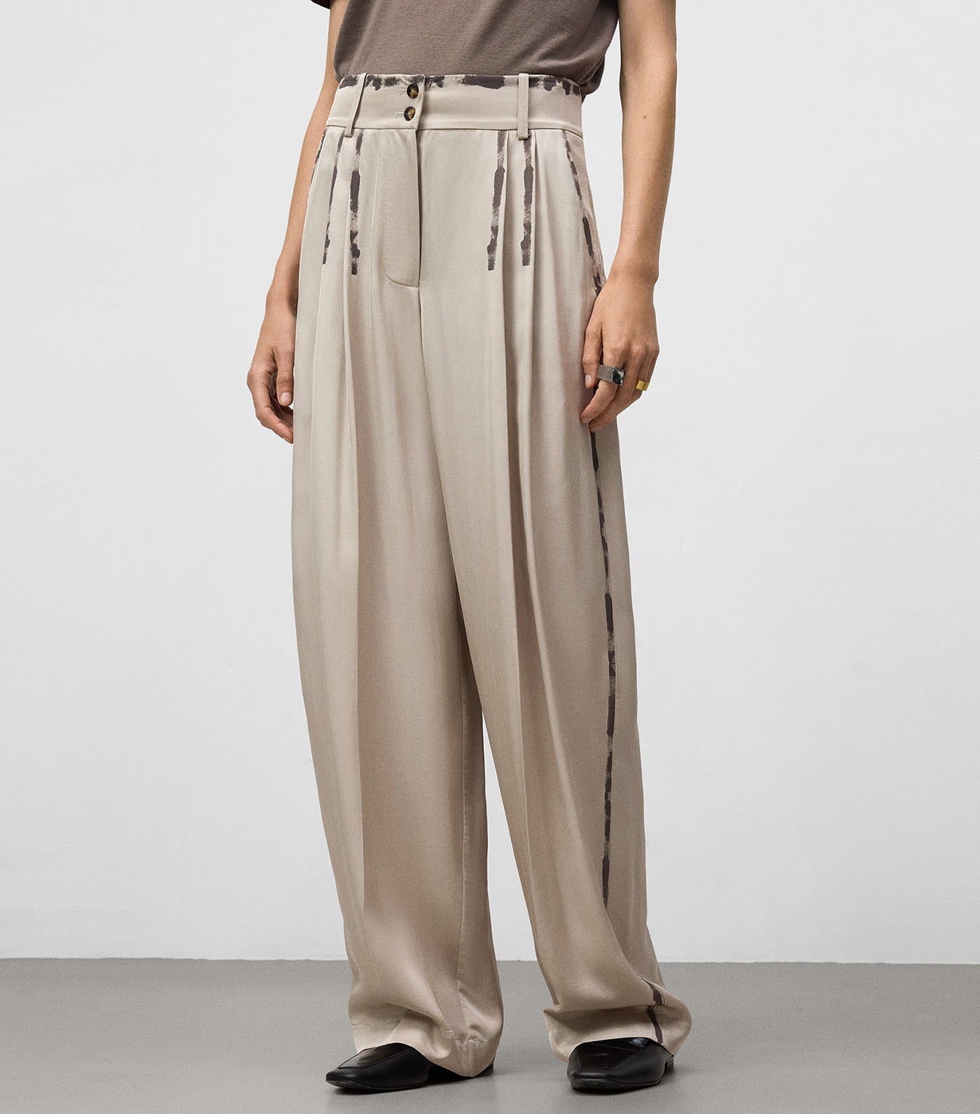 Viscose Barrel Fit Trousers Taupe