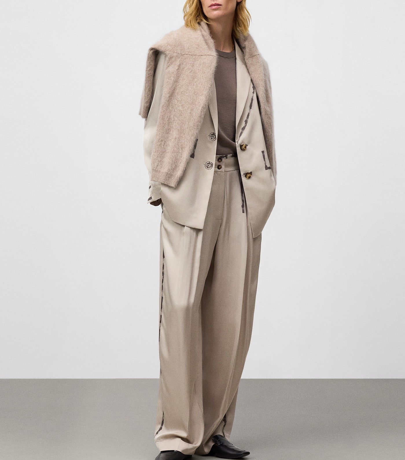 Viscose Barrel Fit Trousers Taupe