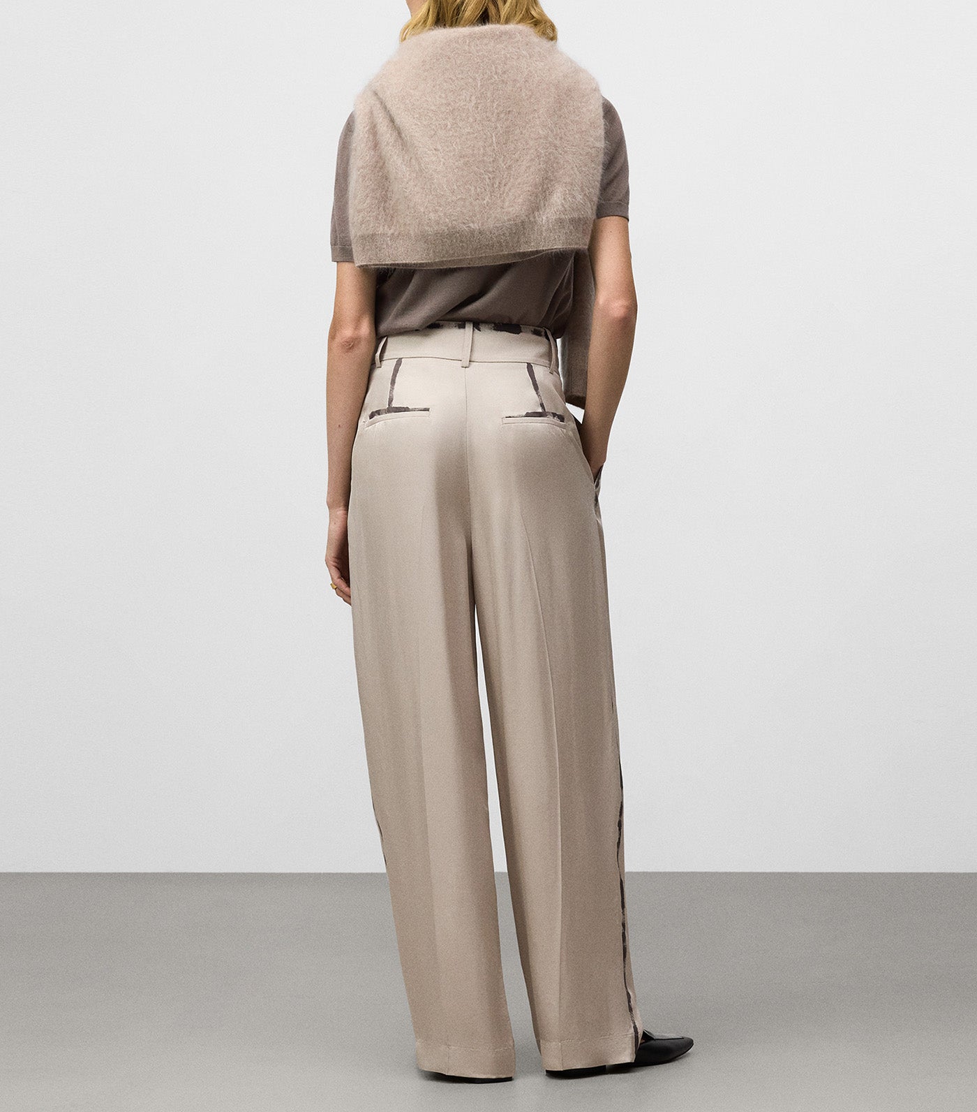 Viscose Barrel Fit Trousers Taupe