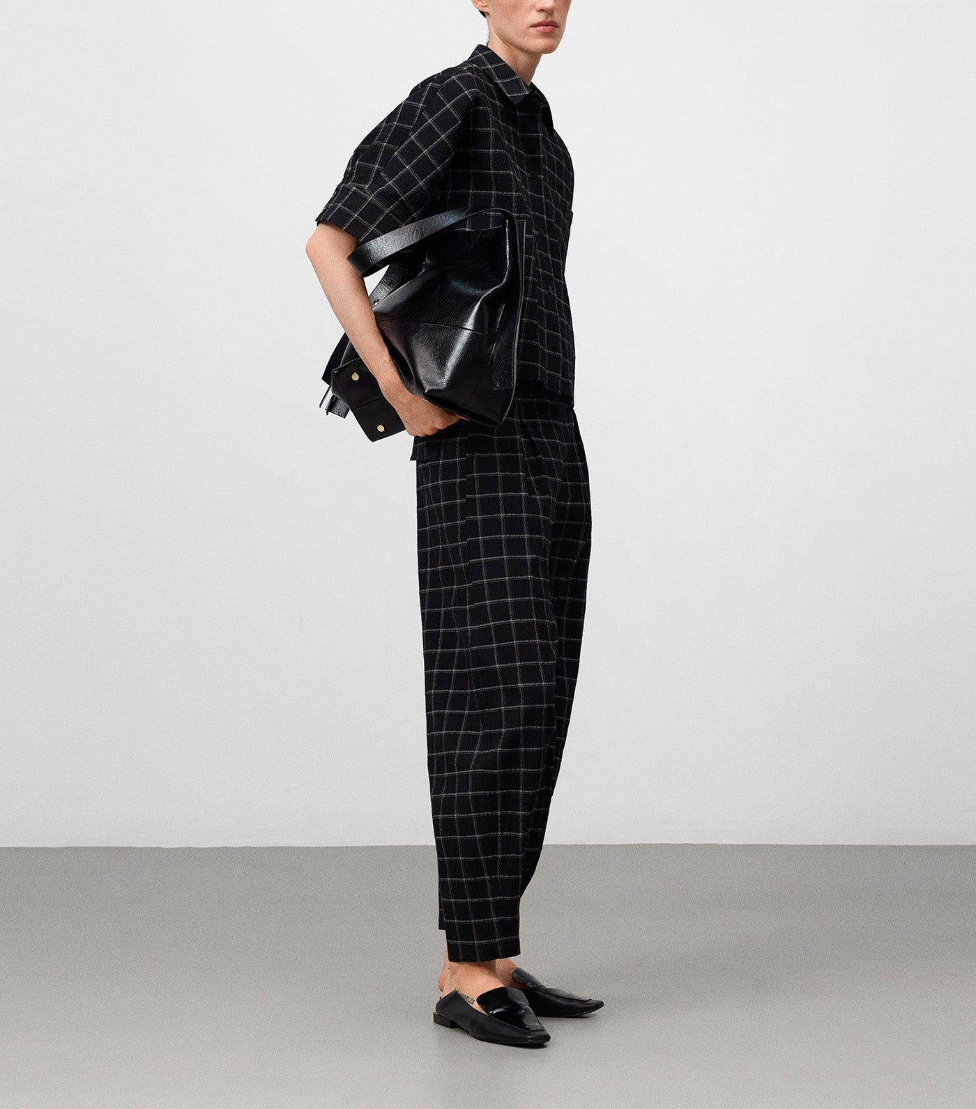 Adolfo Dominguez Organic Cotton Seersucker Checkered Trousers Black/White