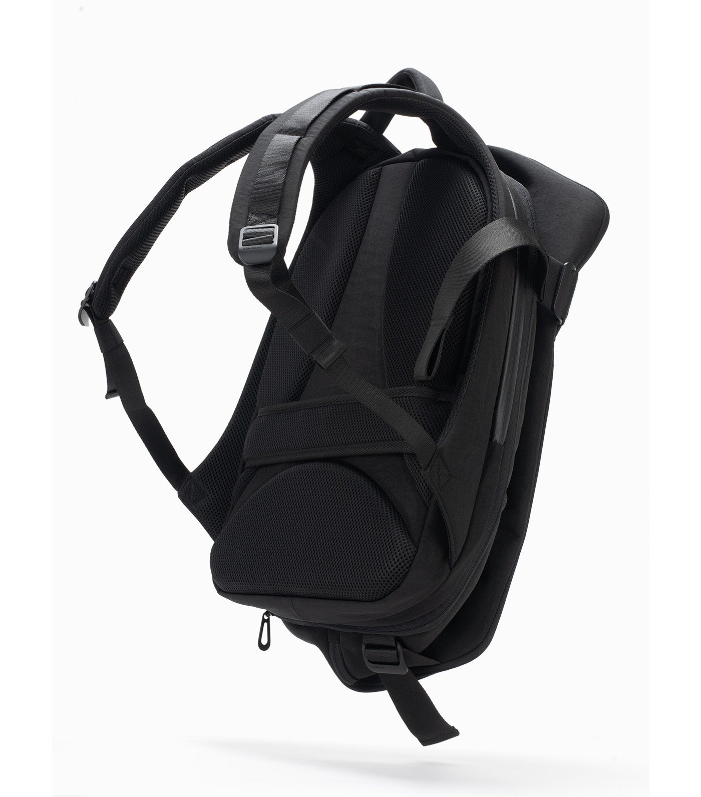 Isar M Round Carbon Black