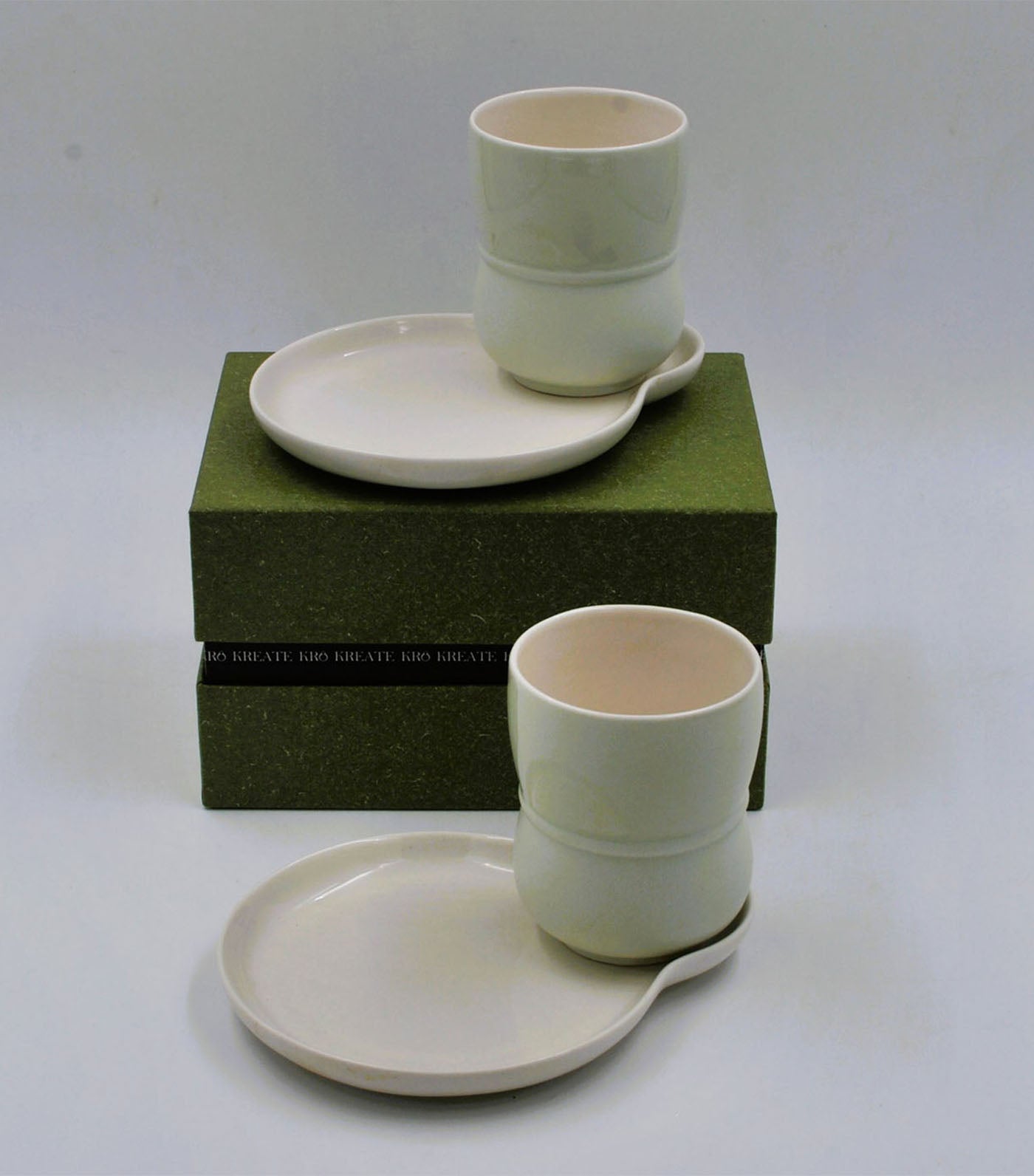 Multiple Choice 4-Piece KR8 Shape Teacup and Saucer Set - Jade Green