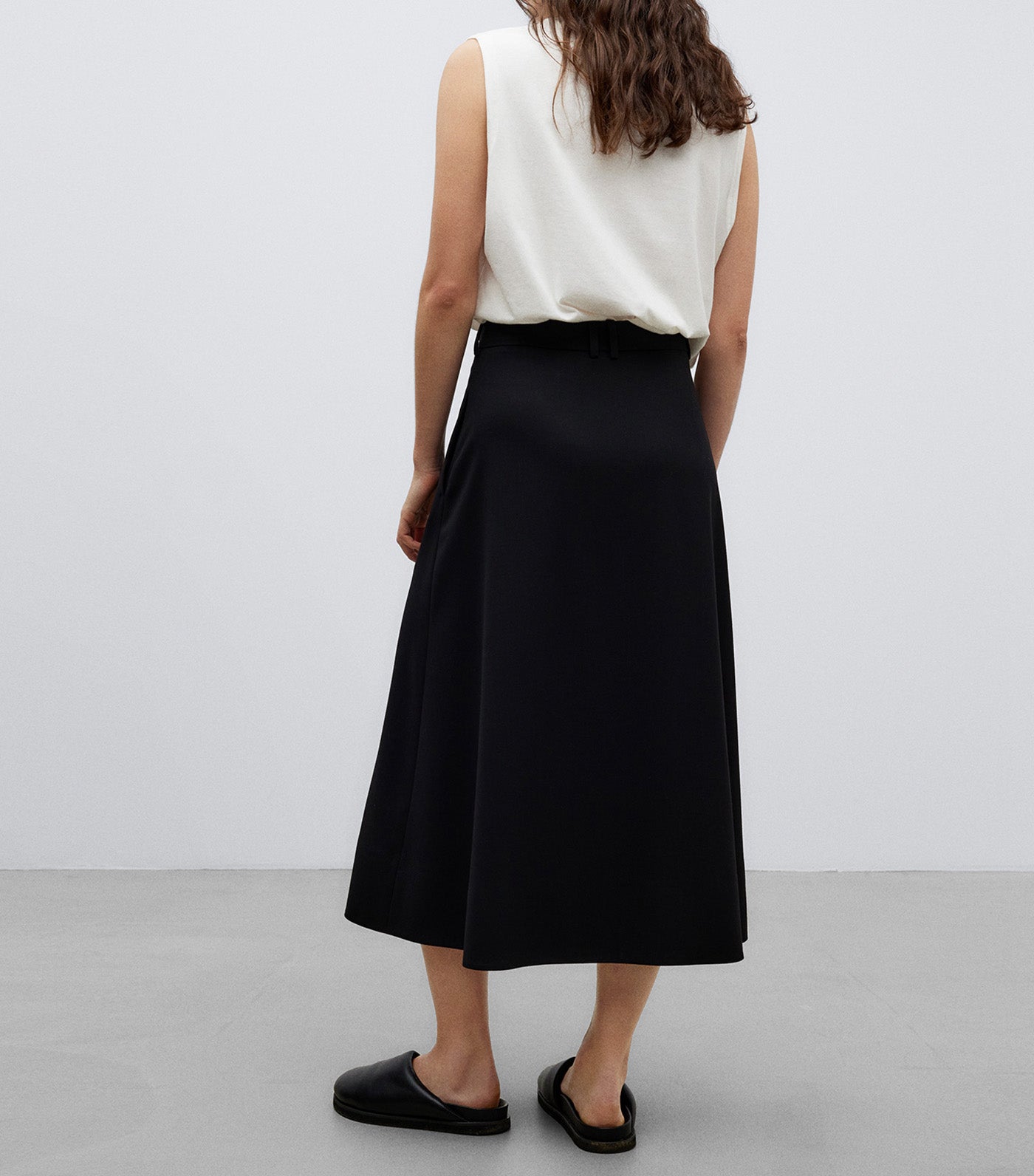 Women's Elasticised Waist Short Pleated Skirt BLACK