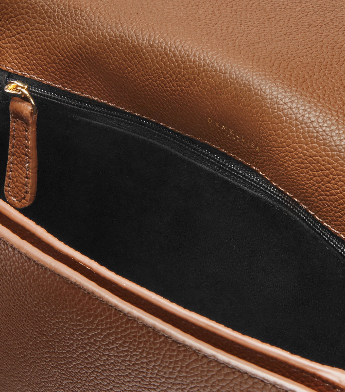 The Vancouver Crossbody Bag Tan