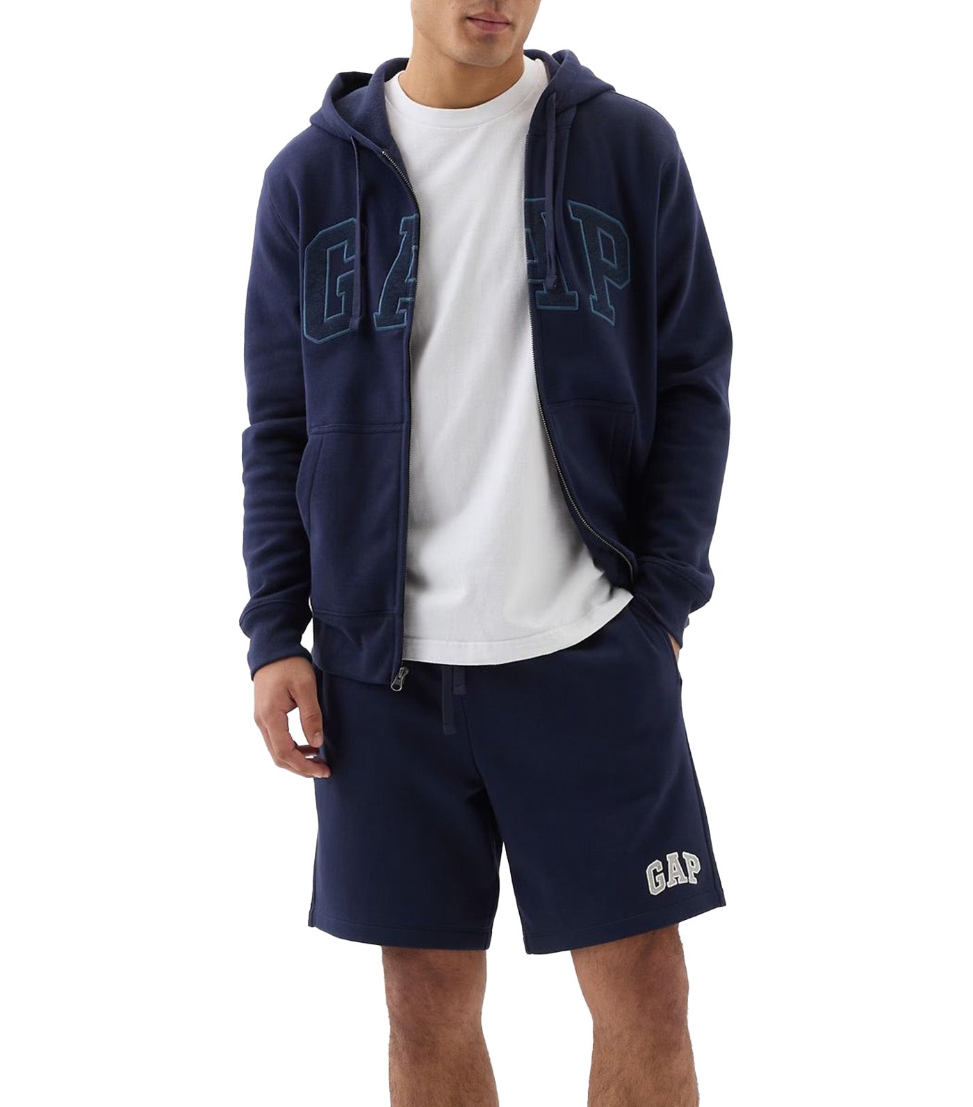 V-Heritage Log Tapestry Navy